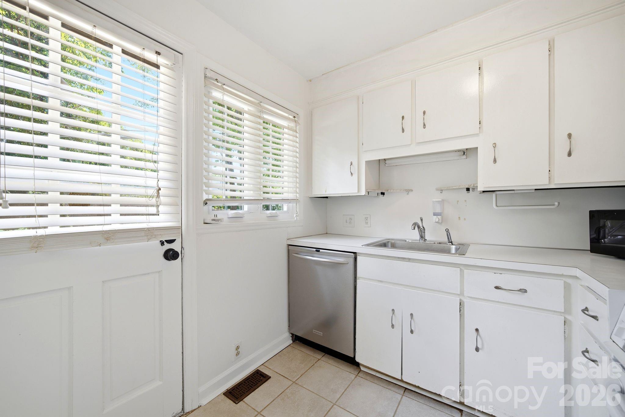 1833 Jameston Drive Property Photo 11