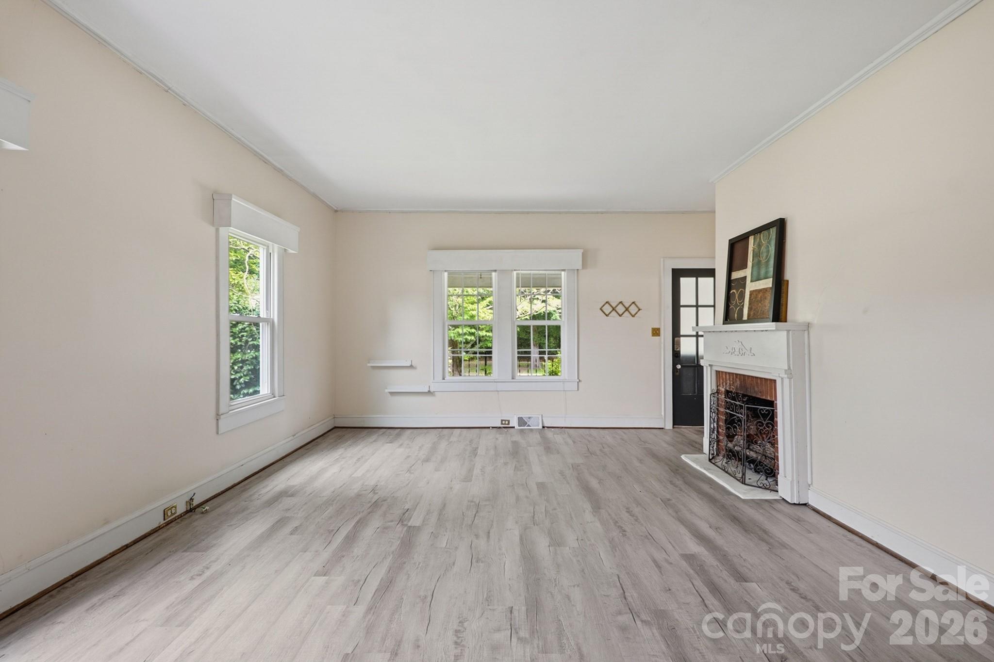 315 W Blakeney Street Property Photo 6