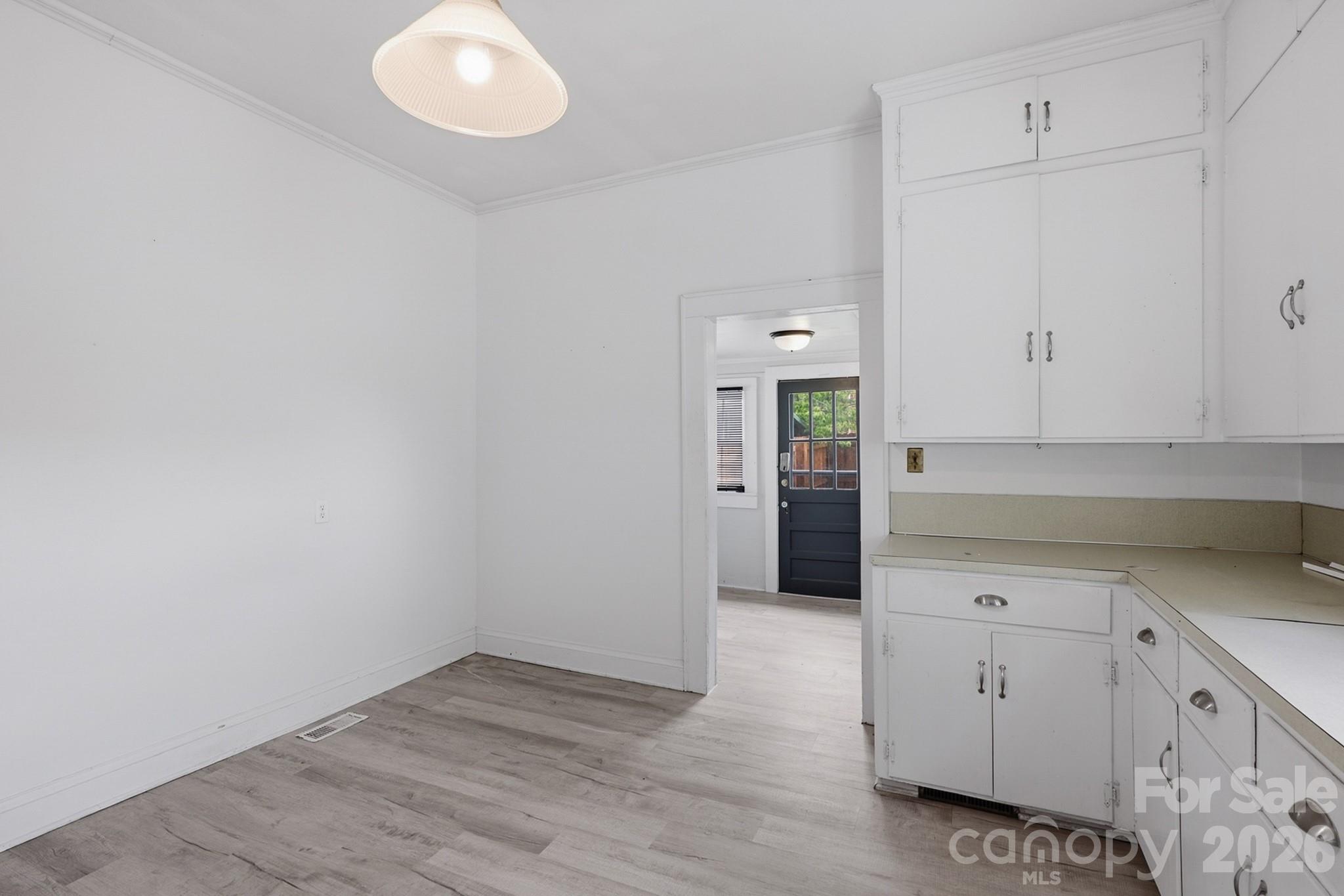 315 W Blakeney Street Property Photo 9