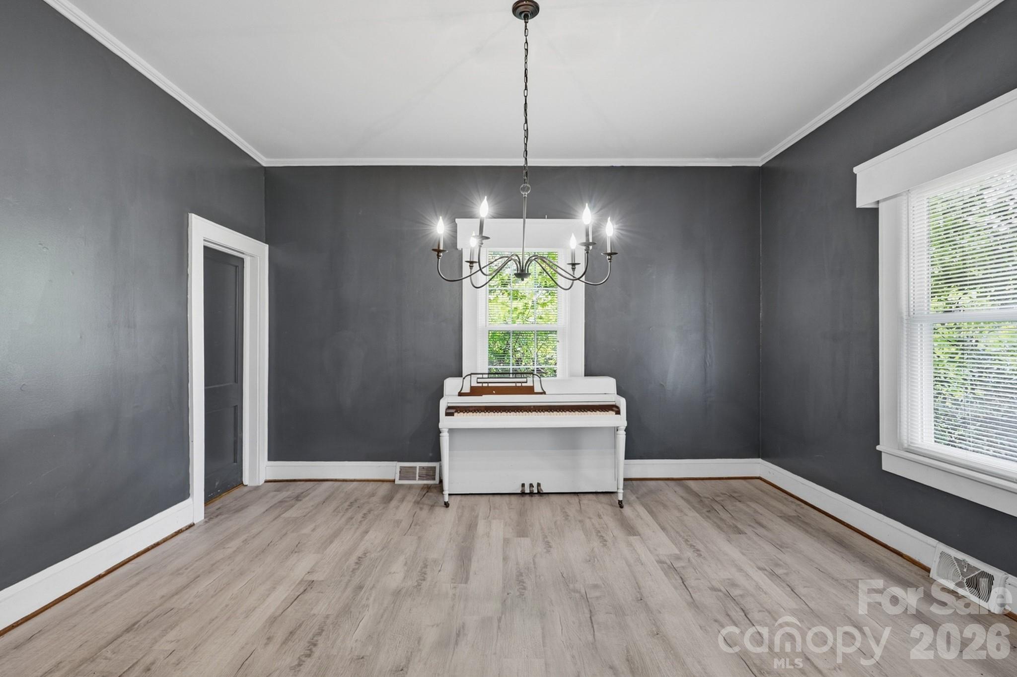 315 W Blakeney Street Property Photo 10