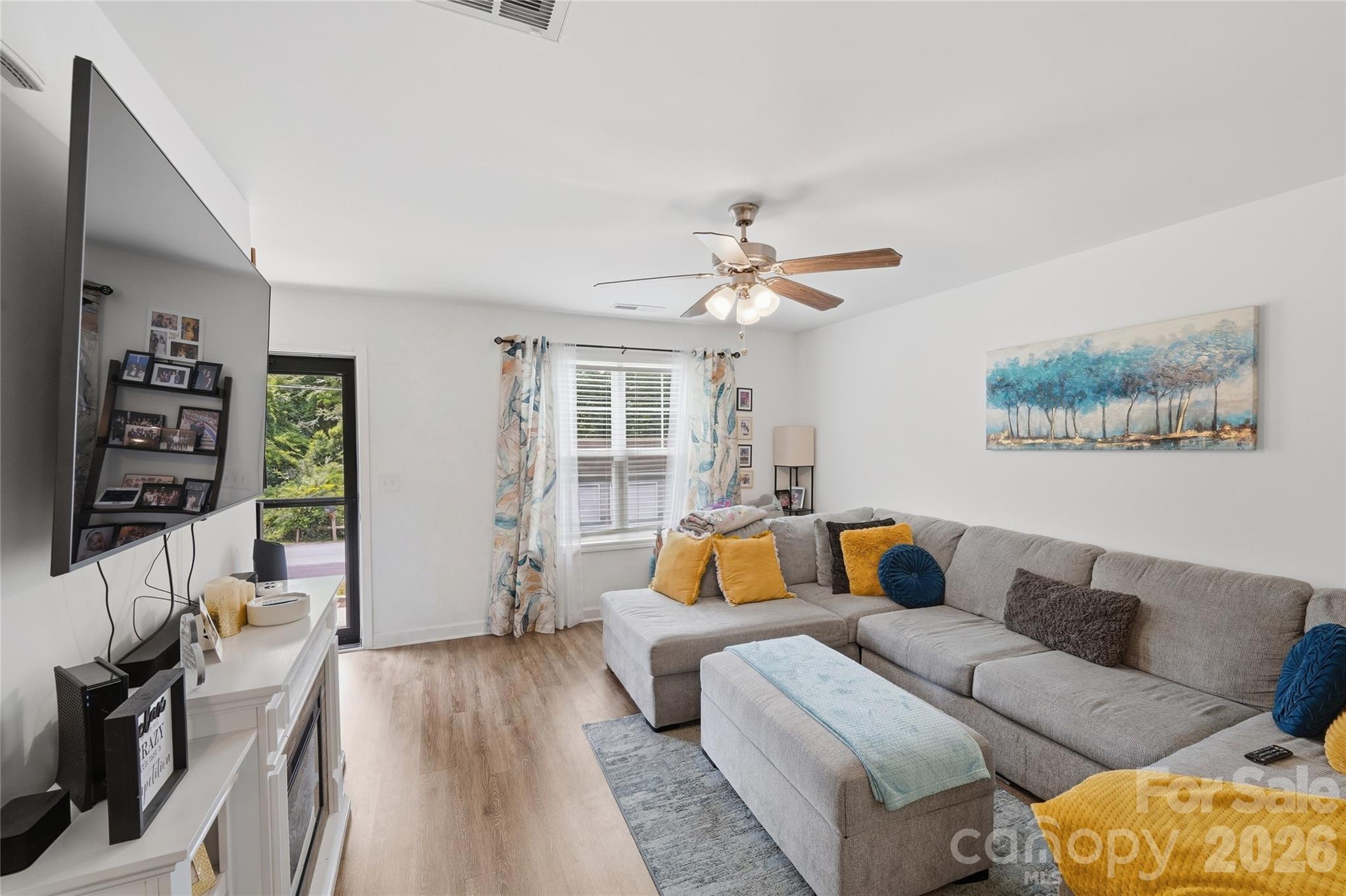 726 Parker Street Property Photo 3