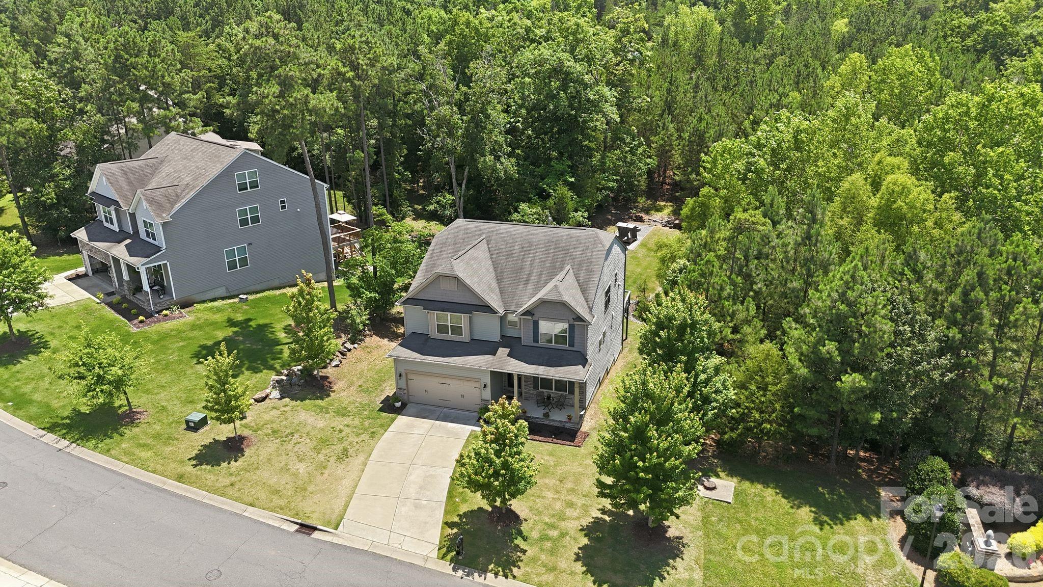 4870 Summerside Drive Property Photo 1