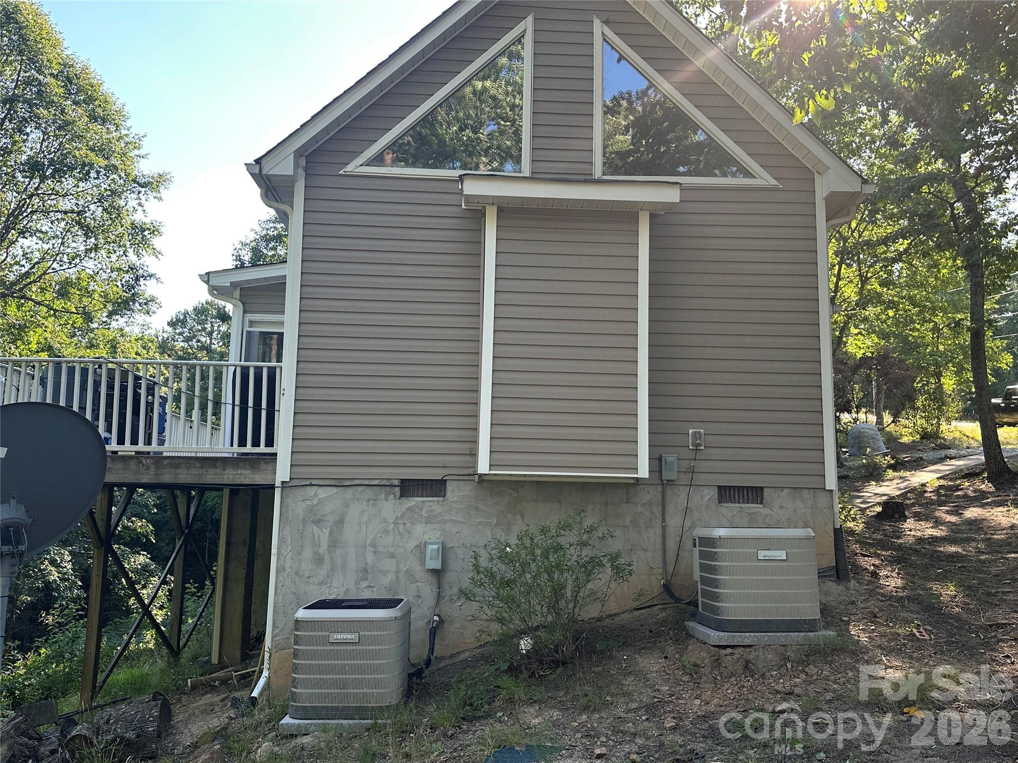 1480 Pine Mountain Drive Property Photo 3