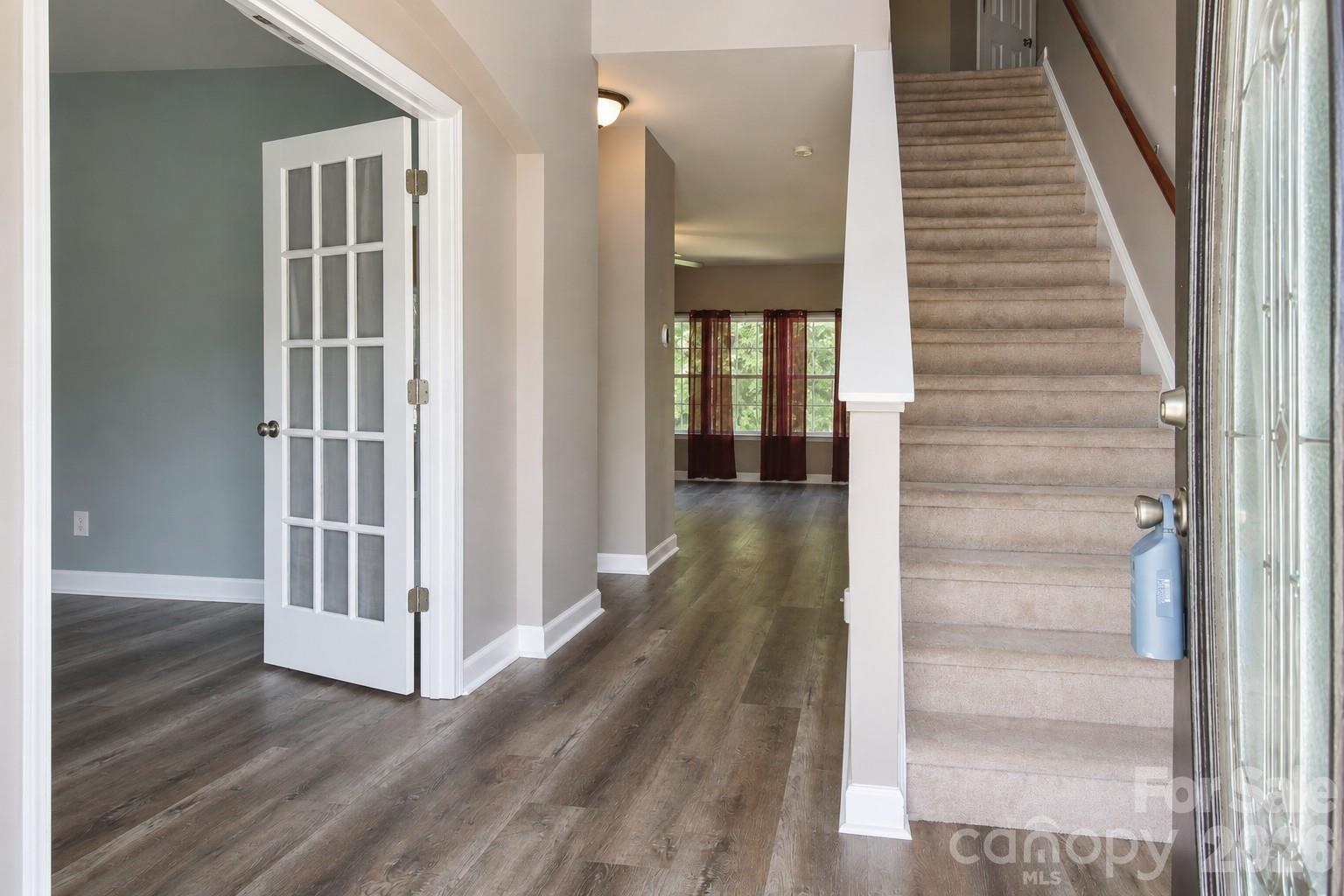 1034 Arrowhead Drive Property Photo 2