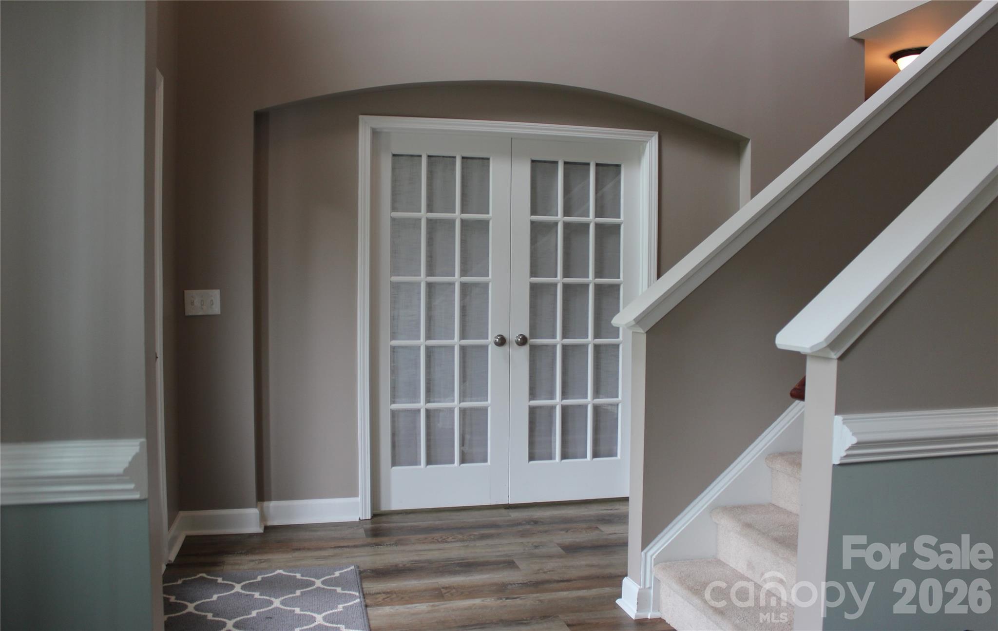 1034 Arrowhead Drive Property Photo 3
