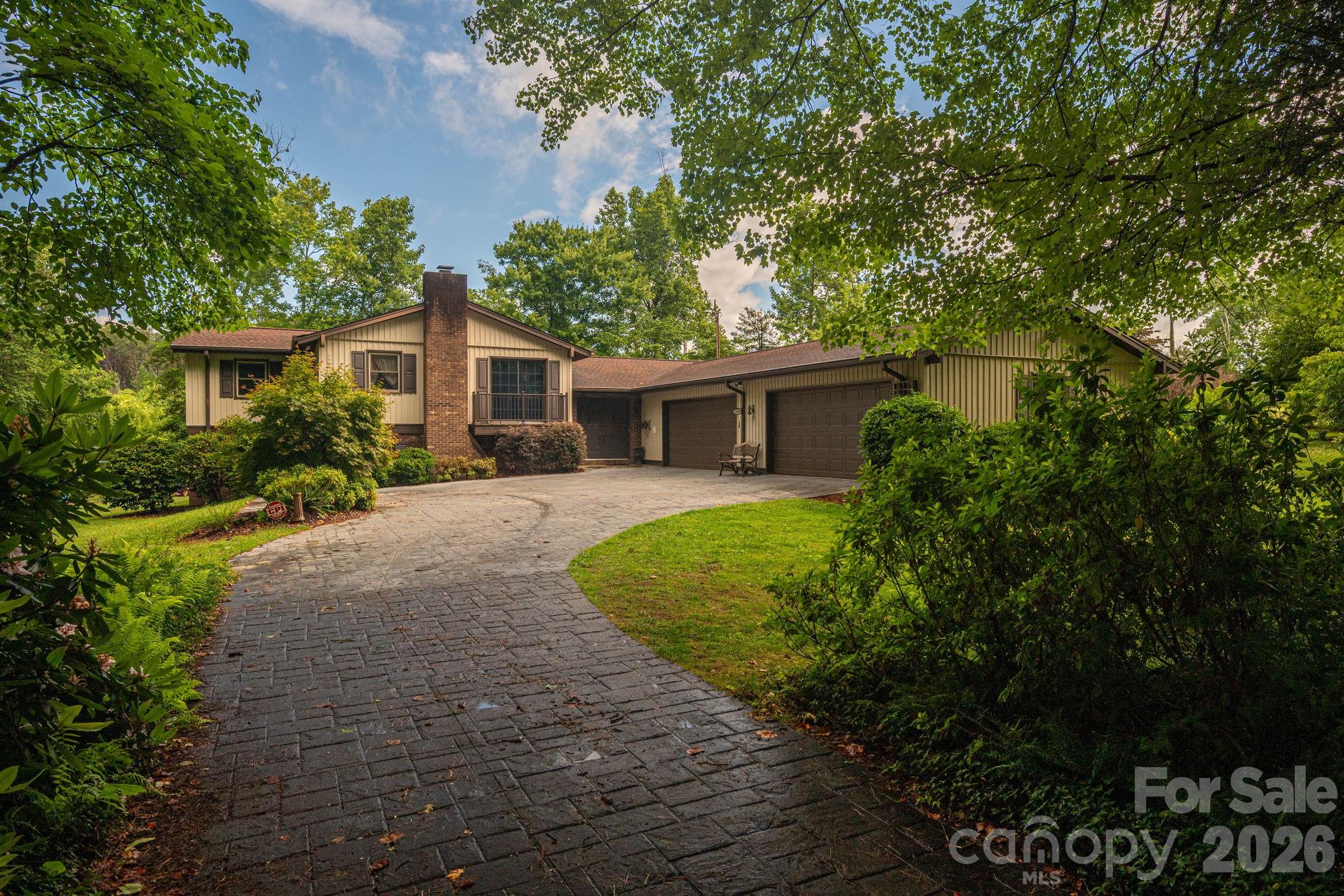209 Hillsboro Road Property Photo 1