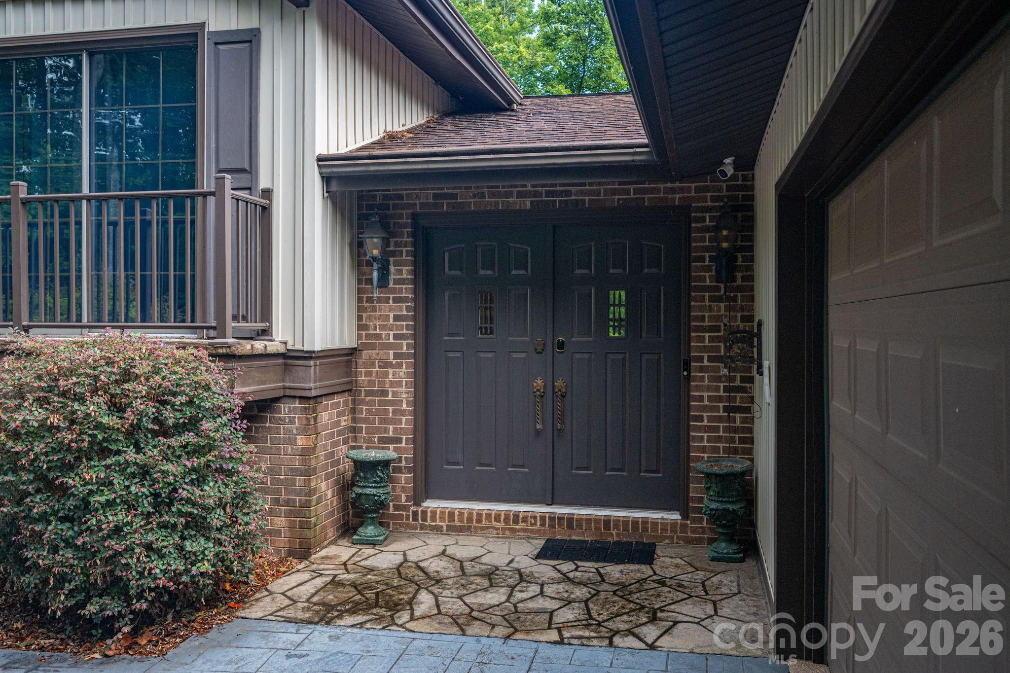 209 Hillsboro Road Property Photo 3