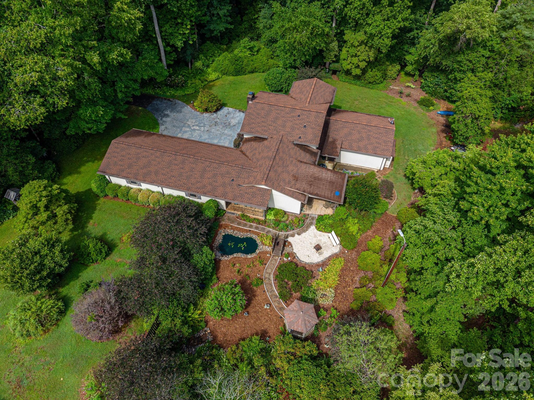 209 Hillsboro Road Property Photo 5