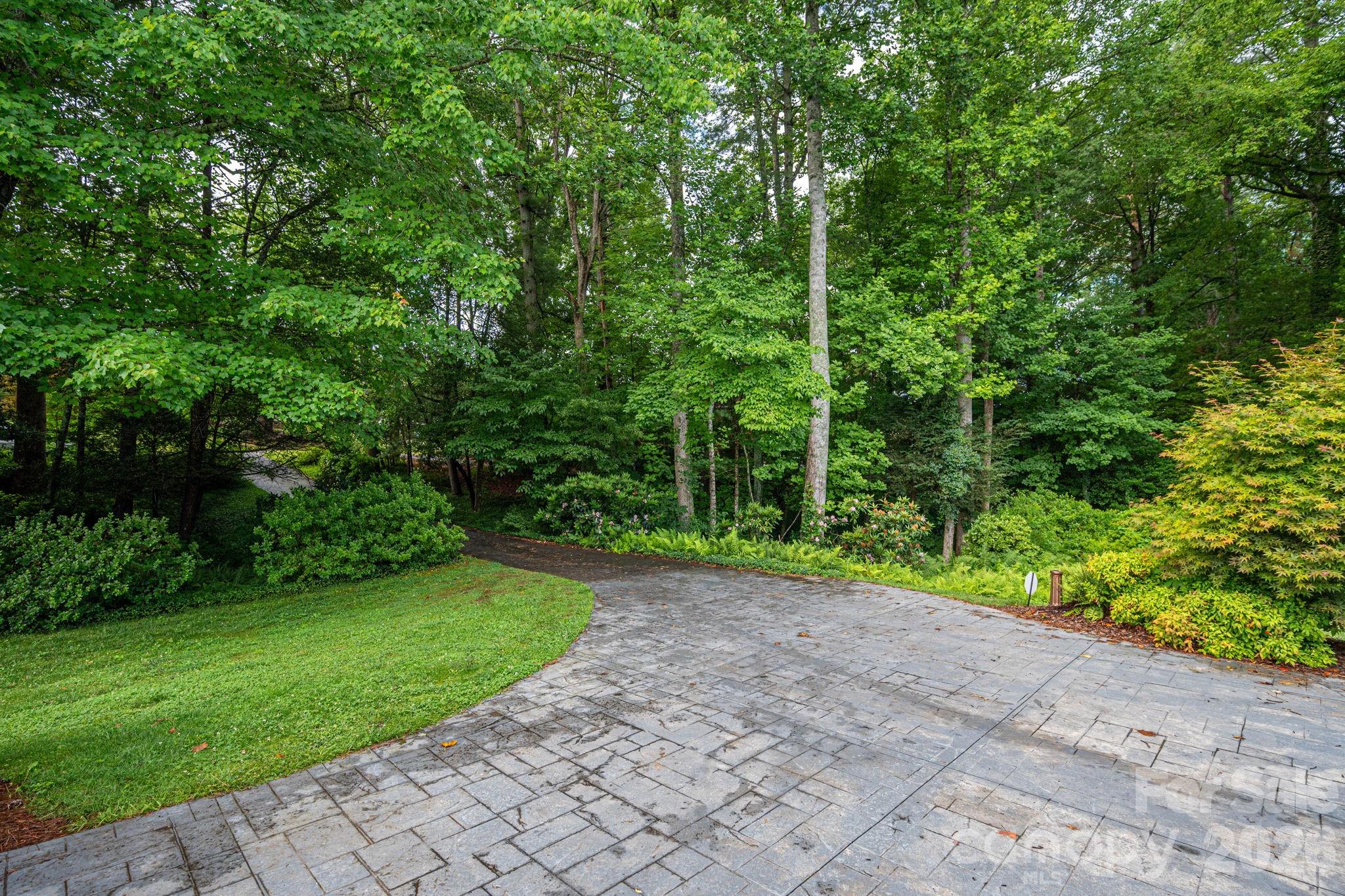 209 Hillsboro Road Property Photo 7
