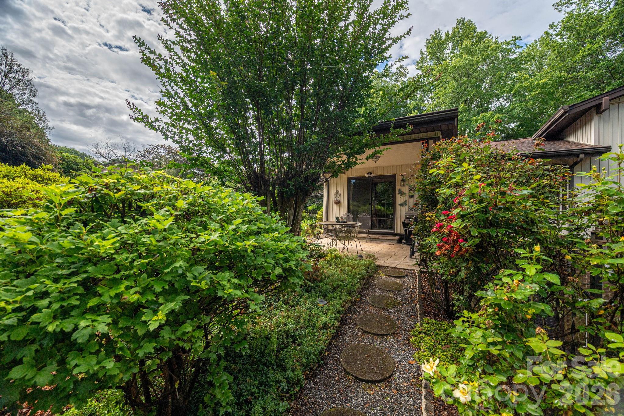 209 Hillsboro Road Property Photo 10
