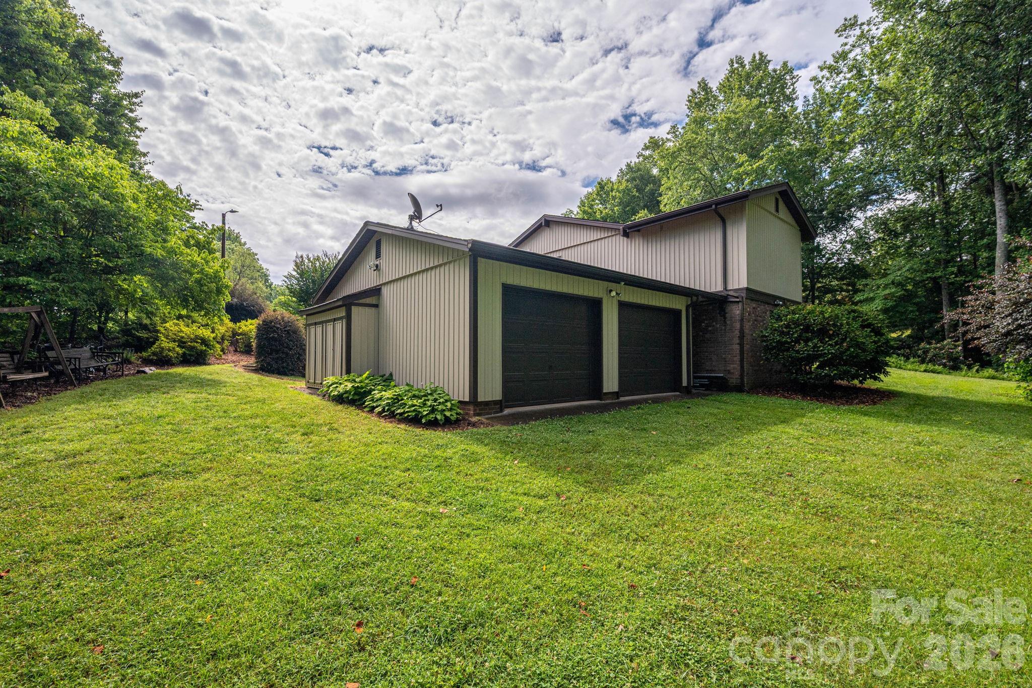 209 Hillsboro Road Property Photo 14