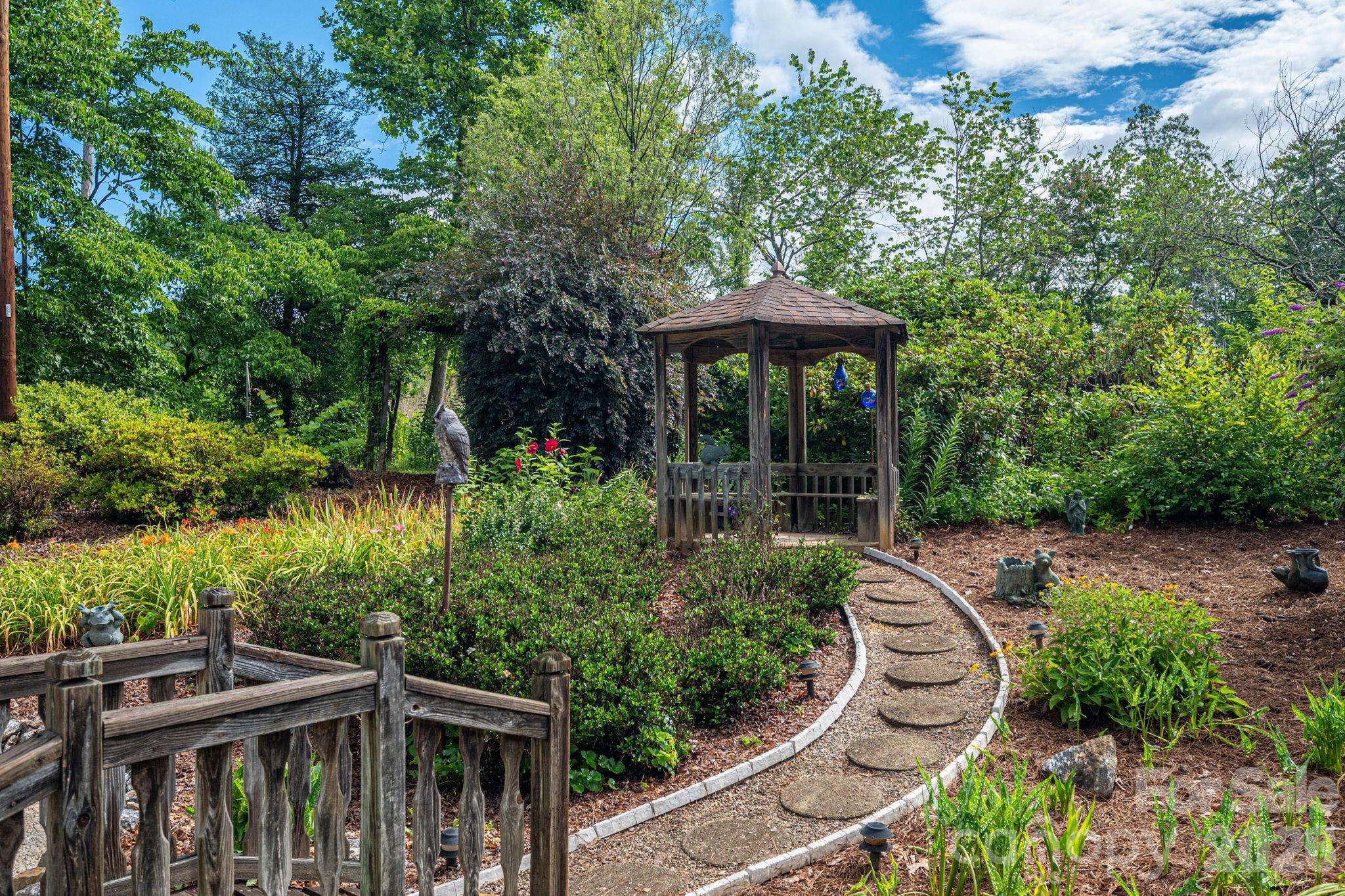 209 Hillsboro Road Property Photo 18
