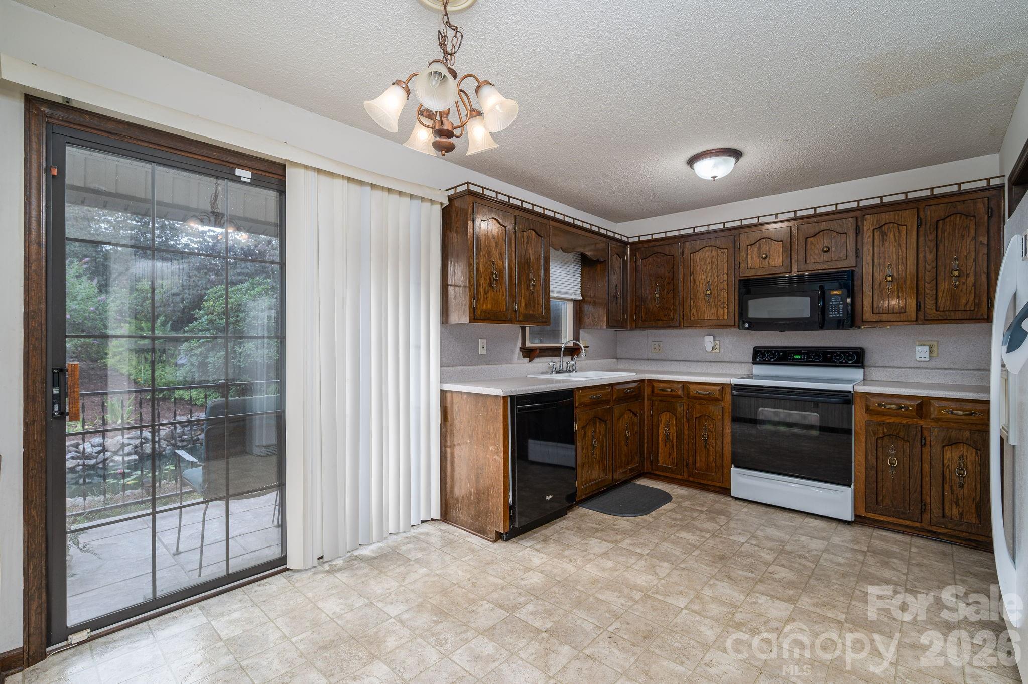 209 Hillsboro Road Property Photo 25