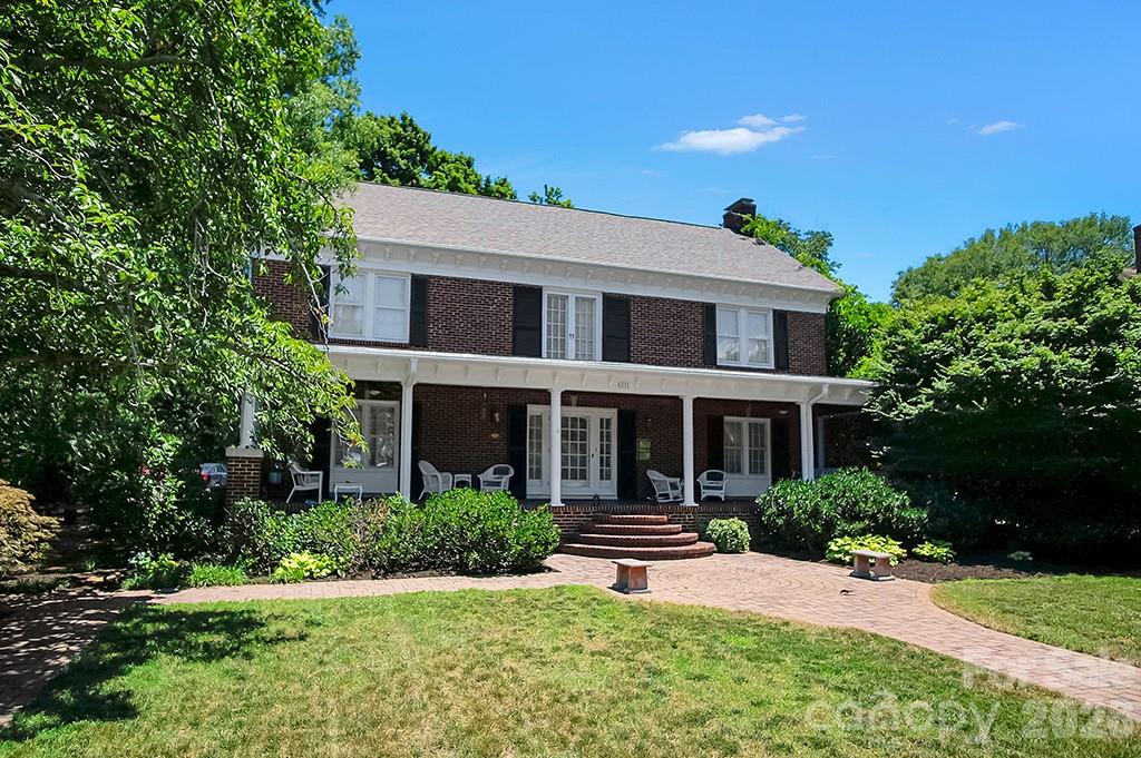 601 S Washington Street Property Photo 4