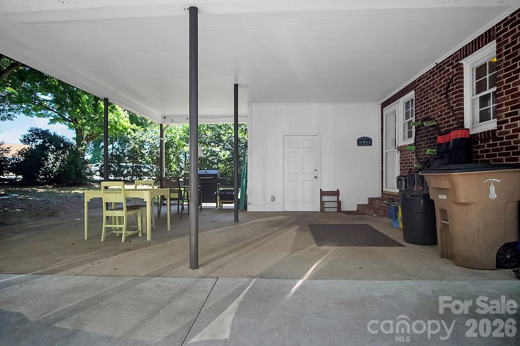 601 S Washington Street Property Photo 10