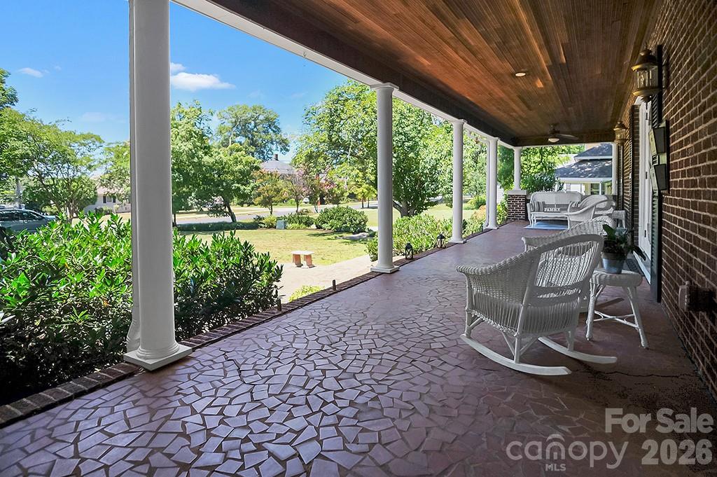 601 S Washington Street Property Photo 12