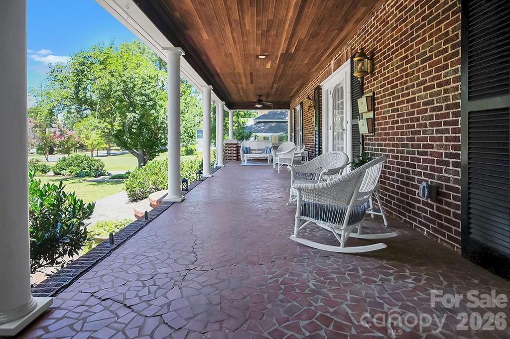 601 S Washington Street Property Photo 13