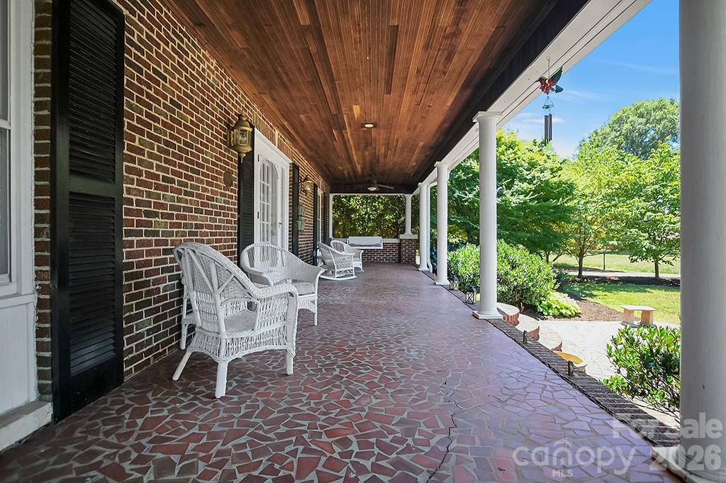 601 S Washington Street Property Photo 15