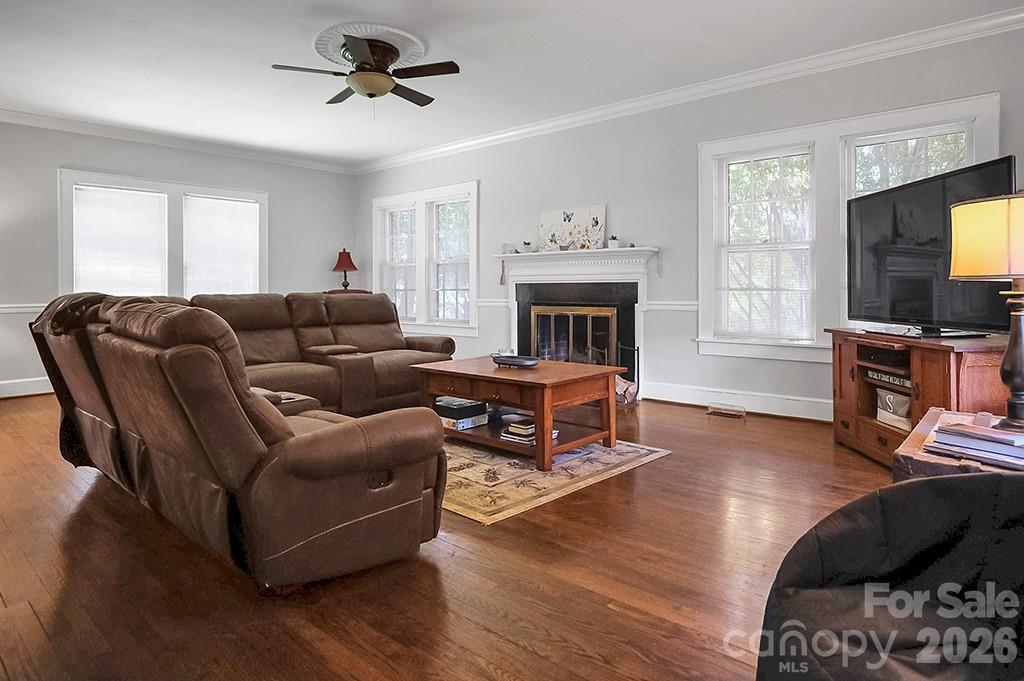 601 S Washington Street Property Photo 18