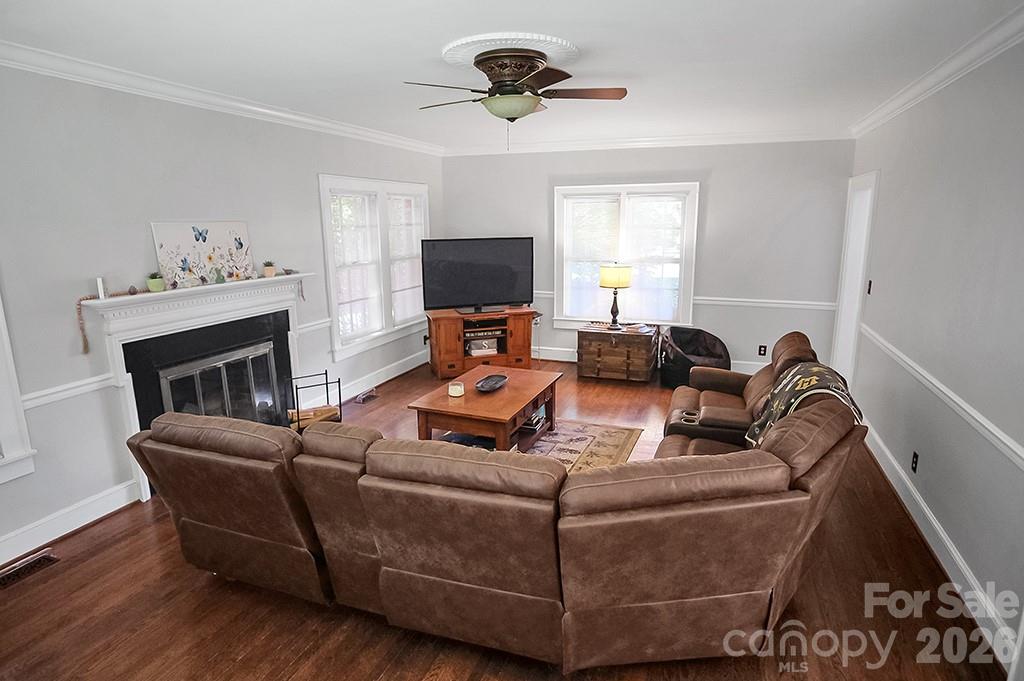 601 S Washington Street Property Photo 20