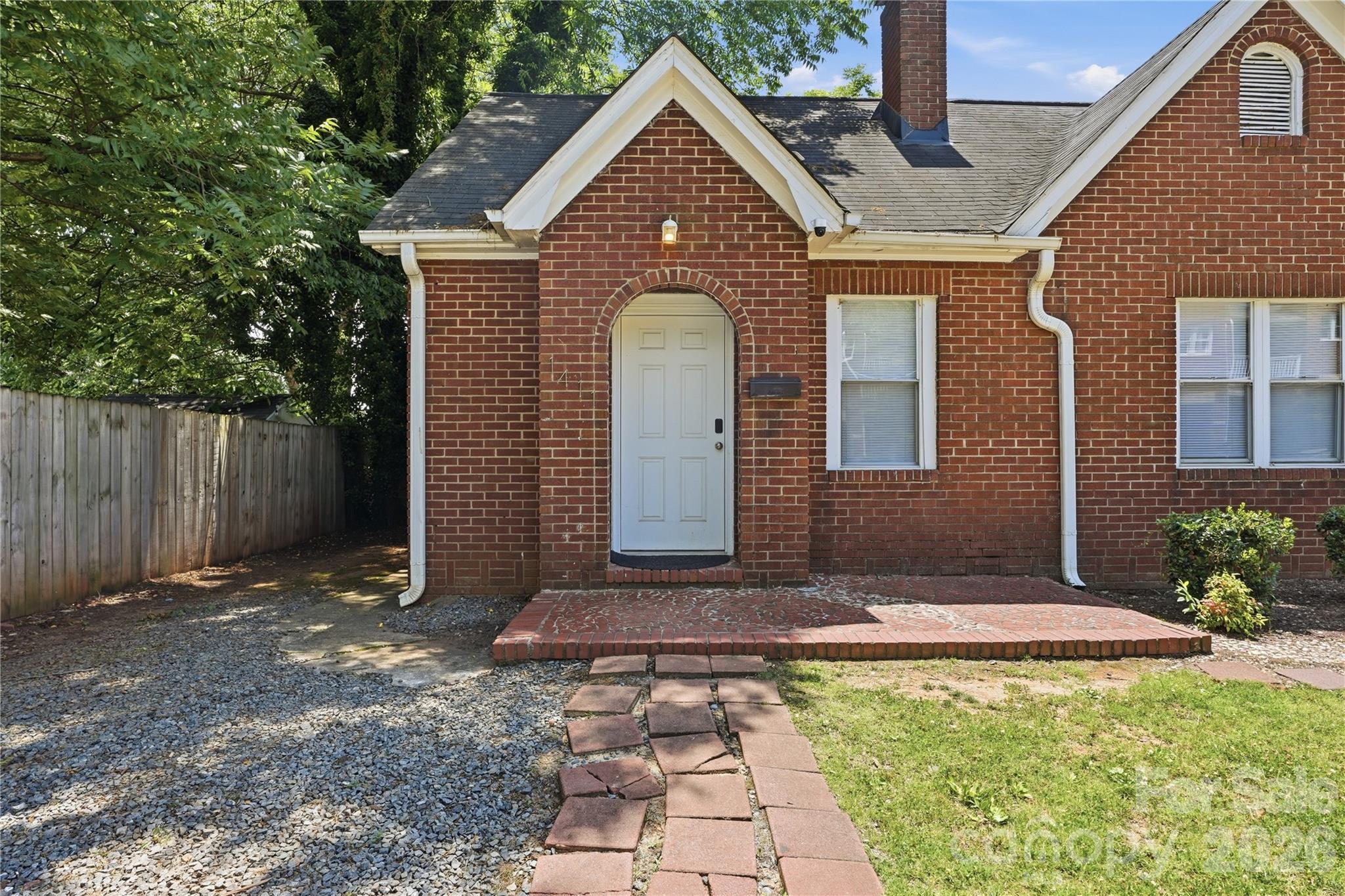 1411/1413 W 4th Street Property Photo 3