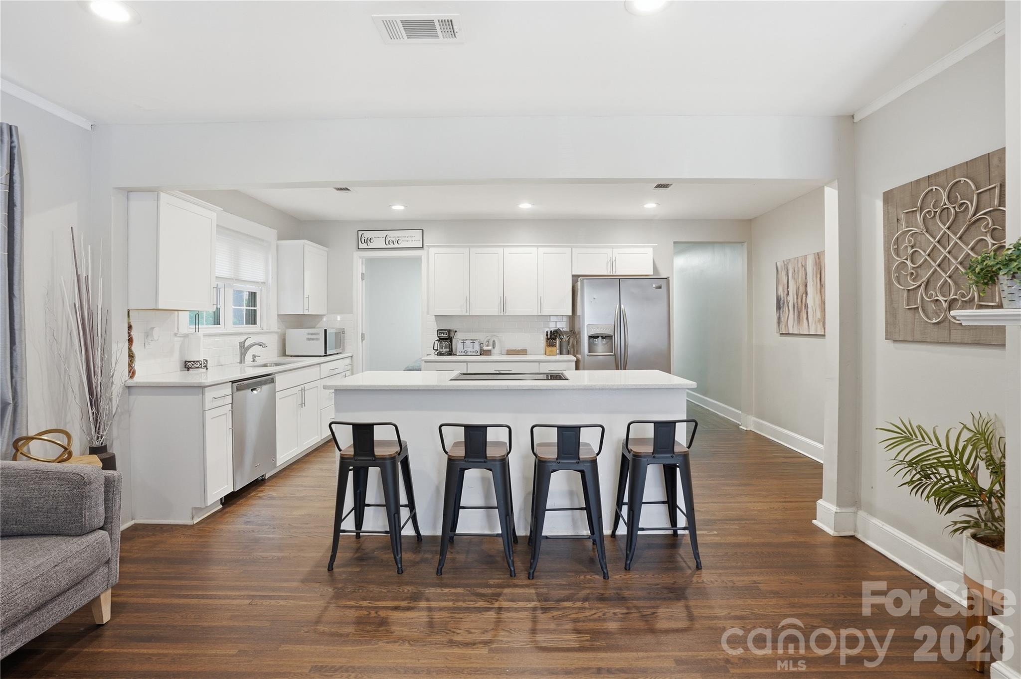 1411/1413 W 4th Street Property Photo 6