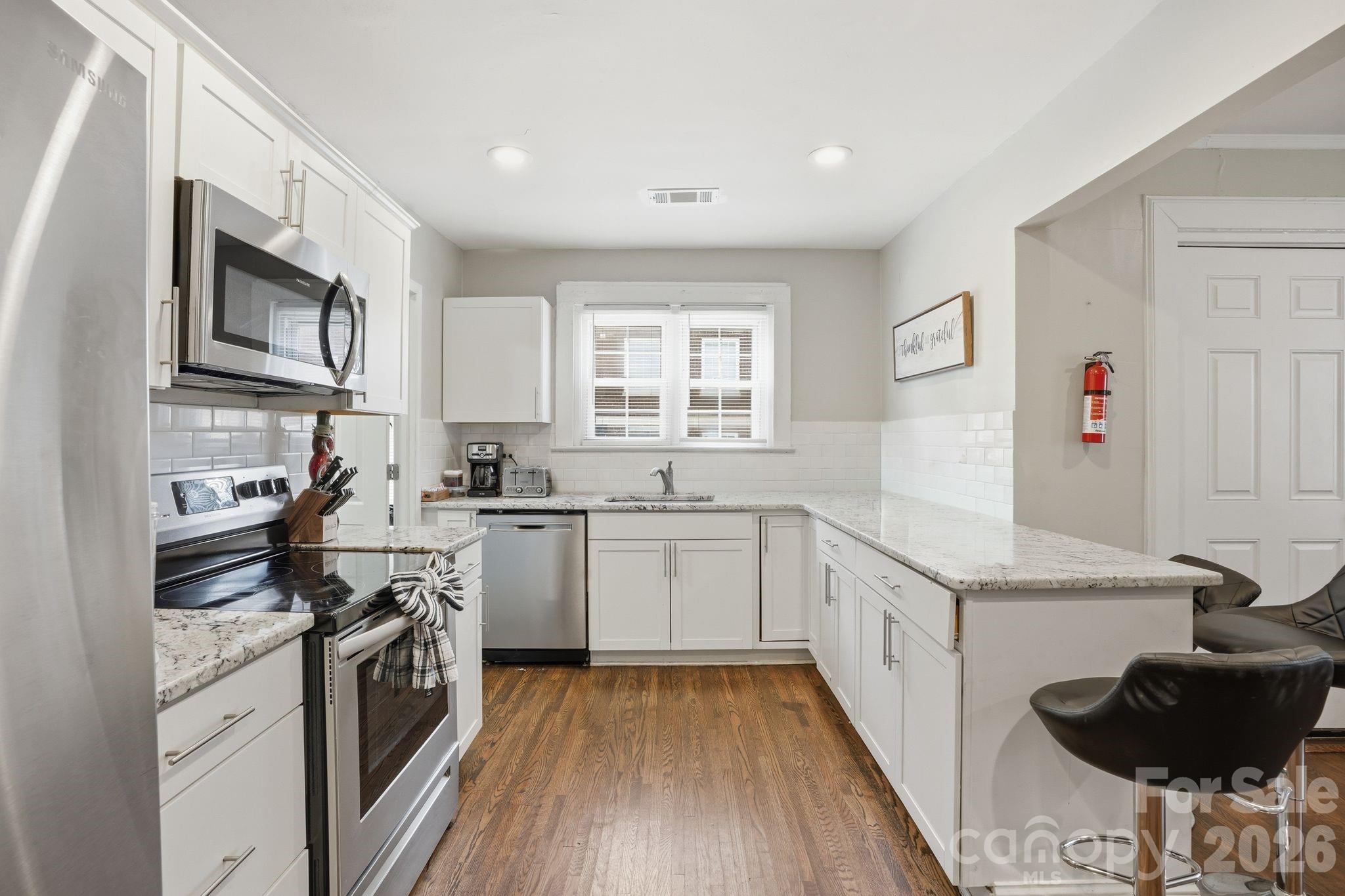 1411/1413 W 4th Street Property Photo 15