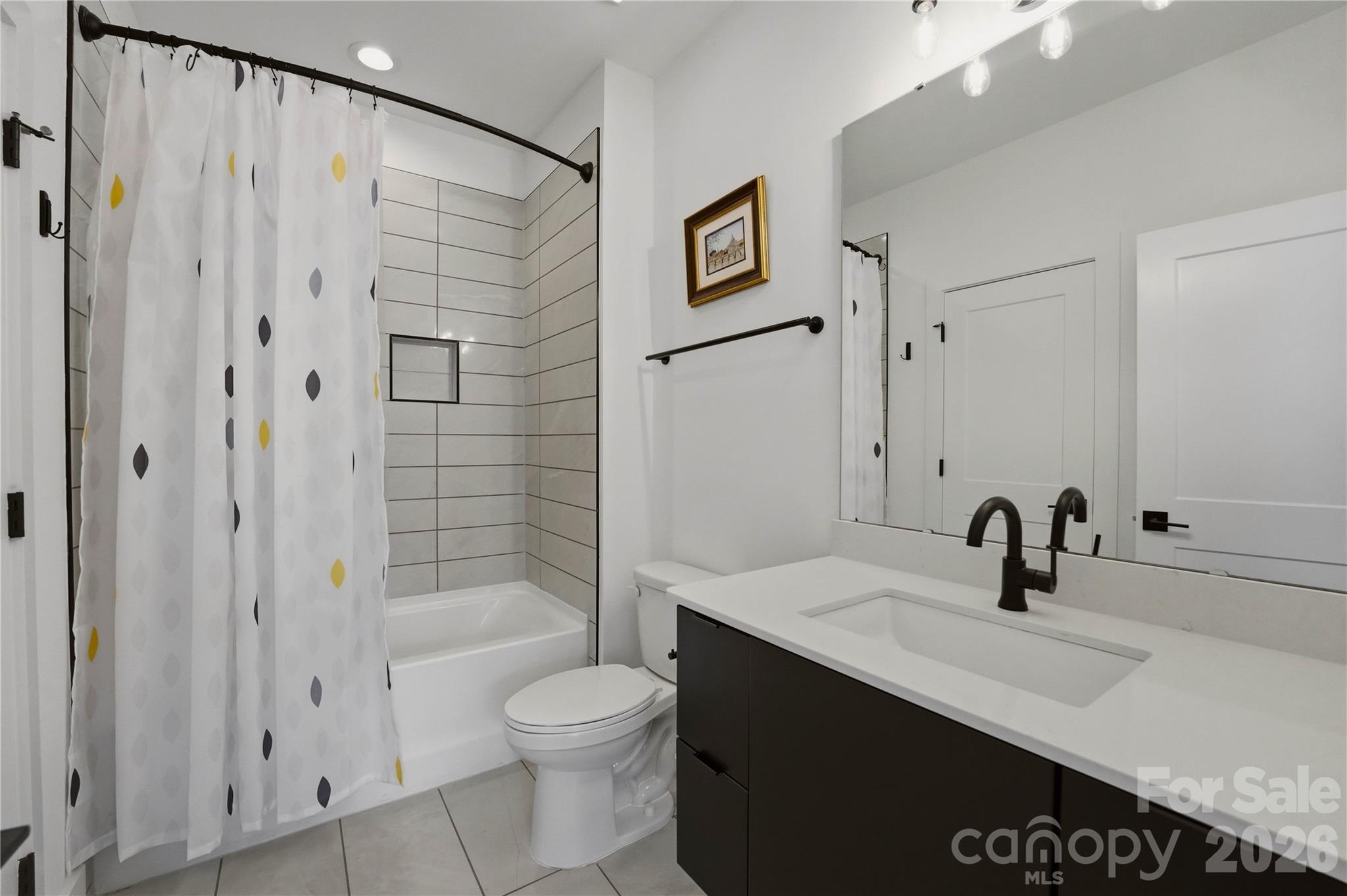 1004 Westbrook Drive B Property Photo 23