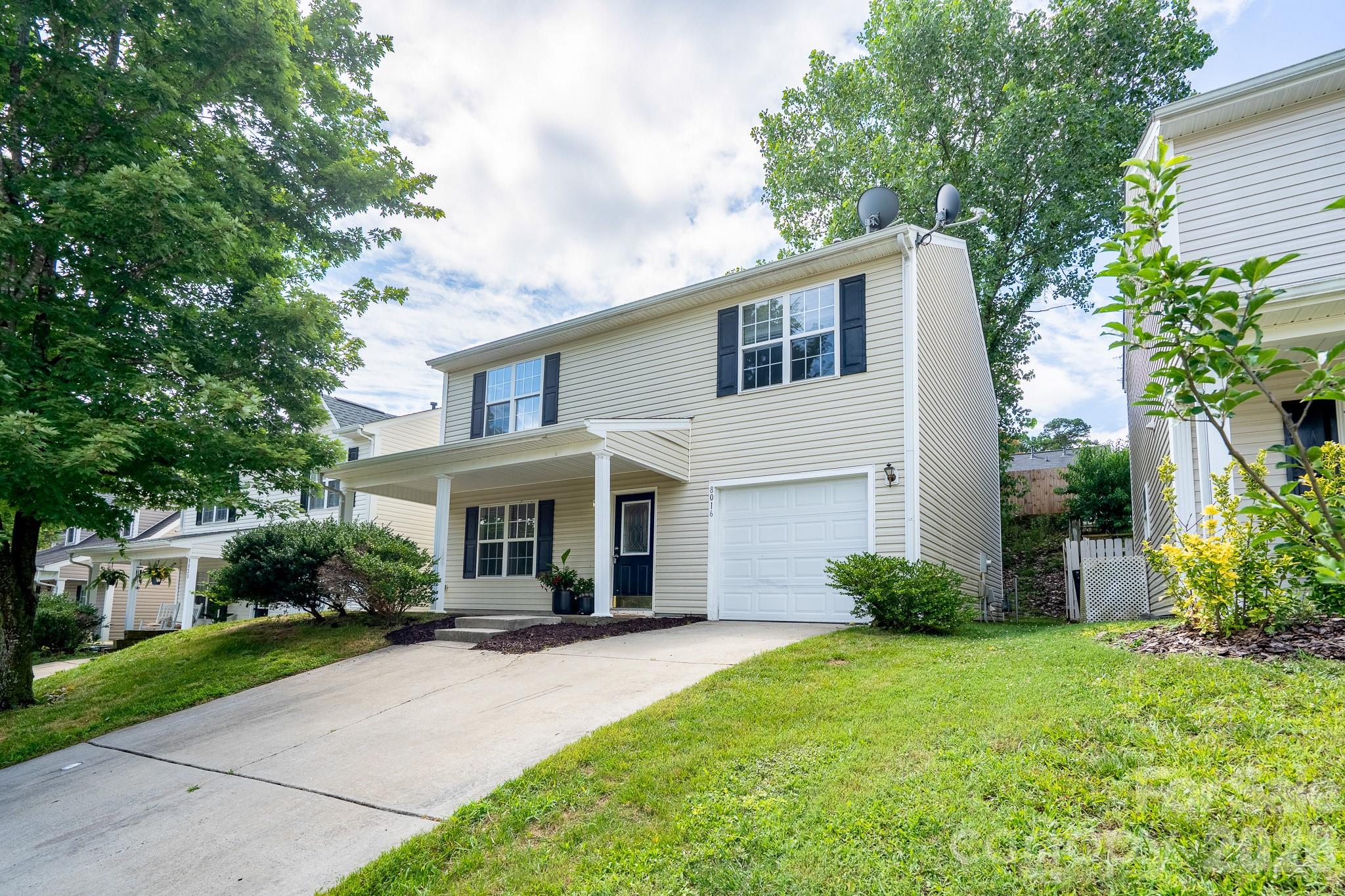 8016 Bronze Pike Drive Property Photo 3