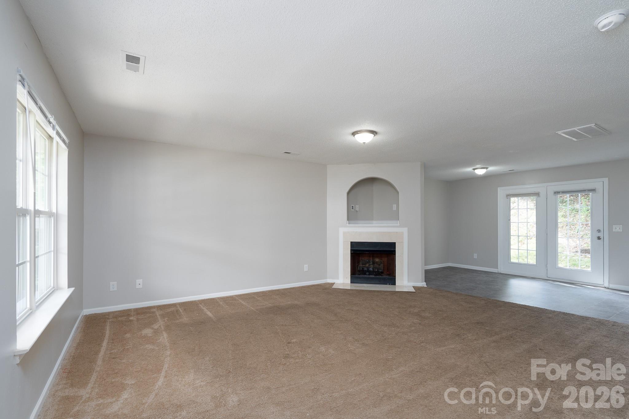 8016 Bronze Pike Drive Property Photo 5