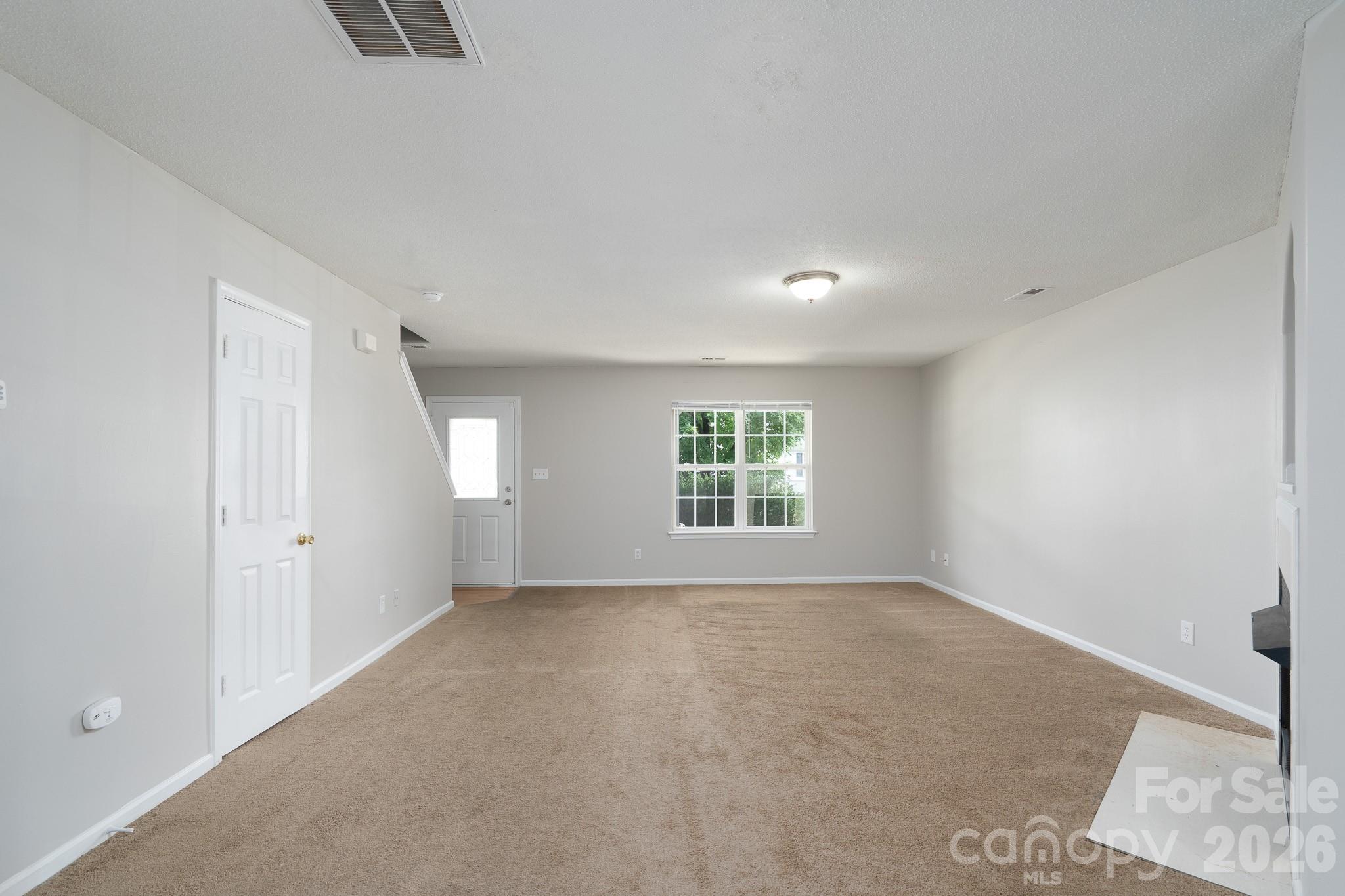 8016 Bronze Pike Drive Property Photo 7