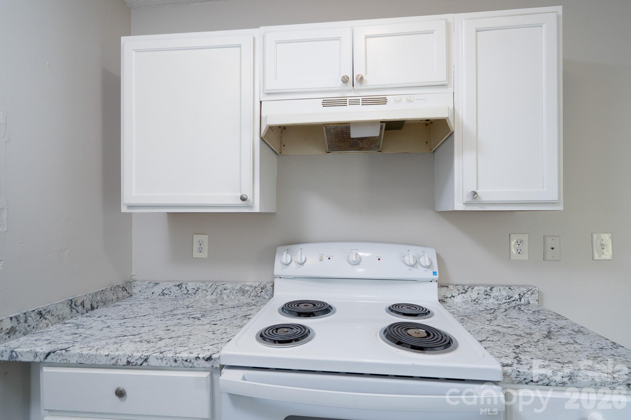 8016 Bronze Pike Drive Property Photo 12