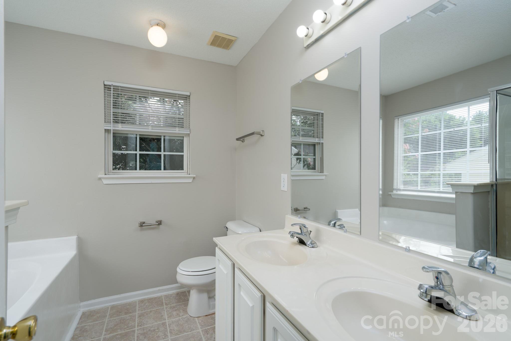 8016 Bronze Pike Drive Property Photo 20