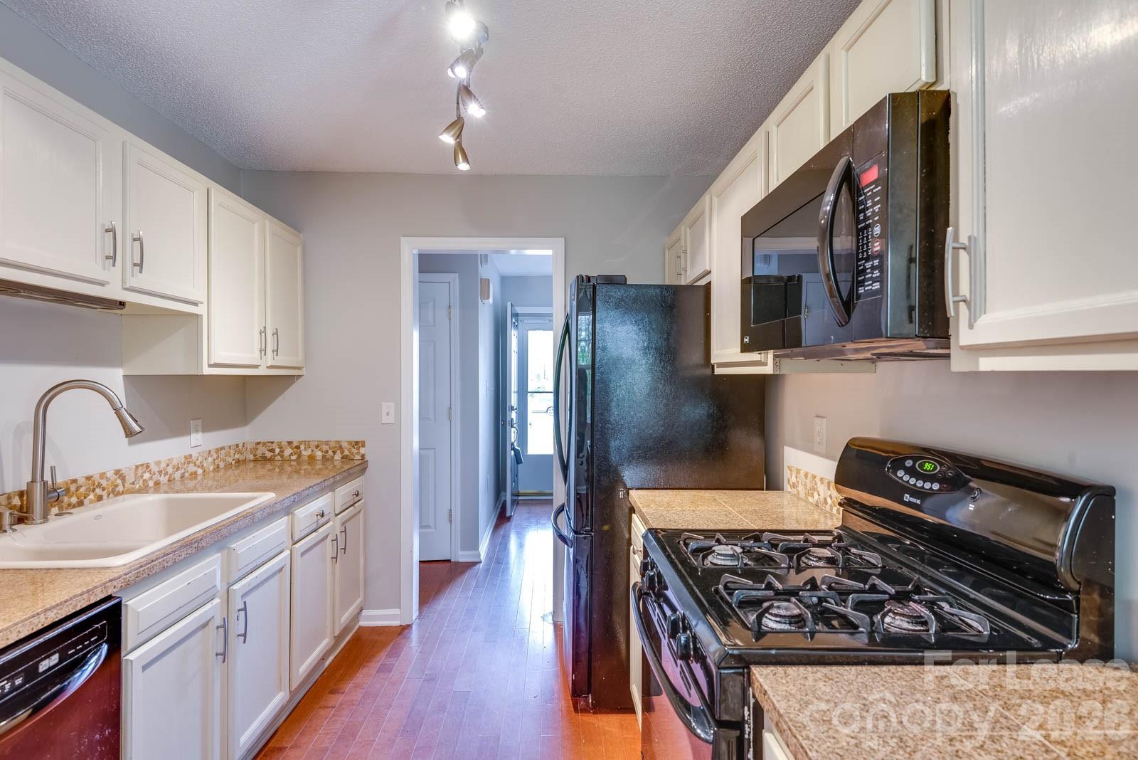 13818 Faversham Court Property Photo 9