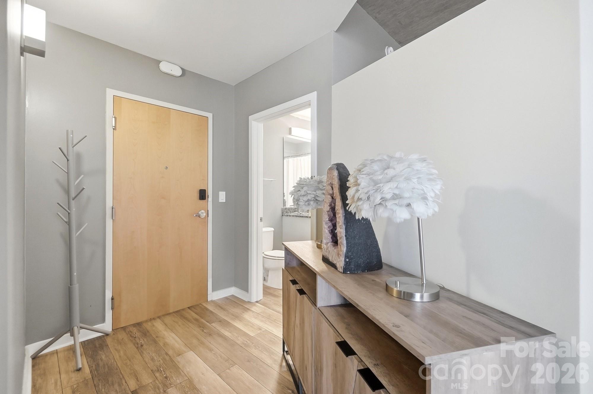 210 N Church Street 1803 Property Photo 8