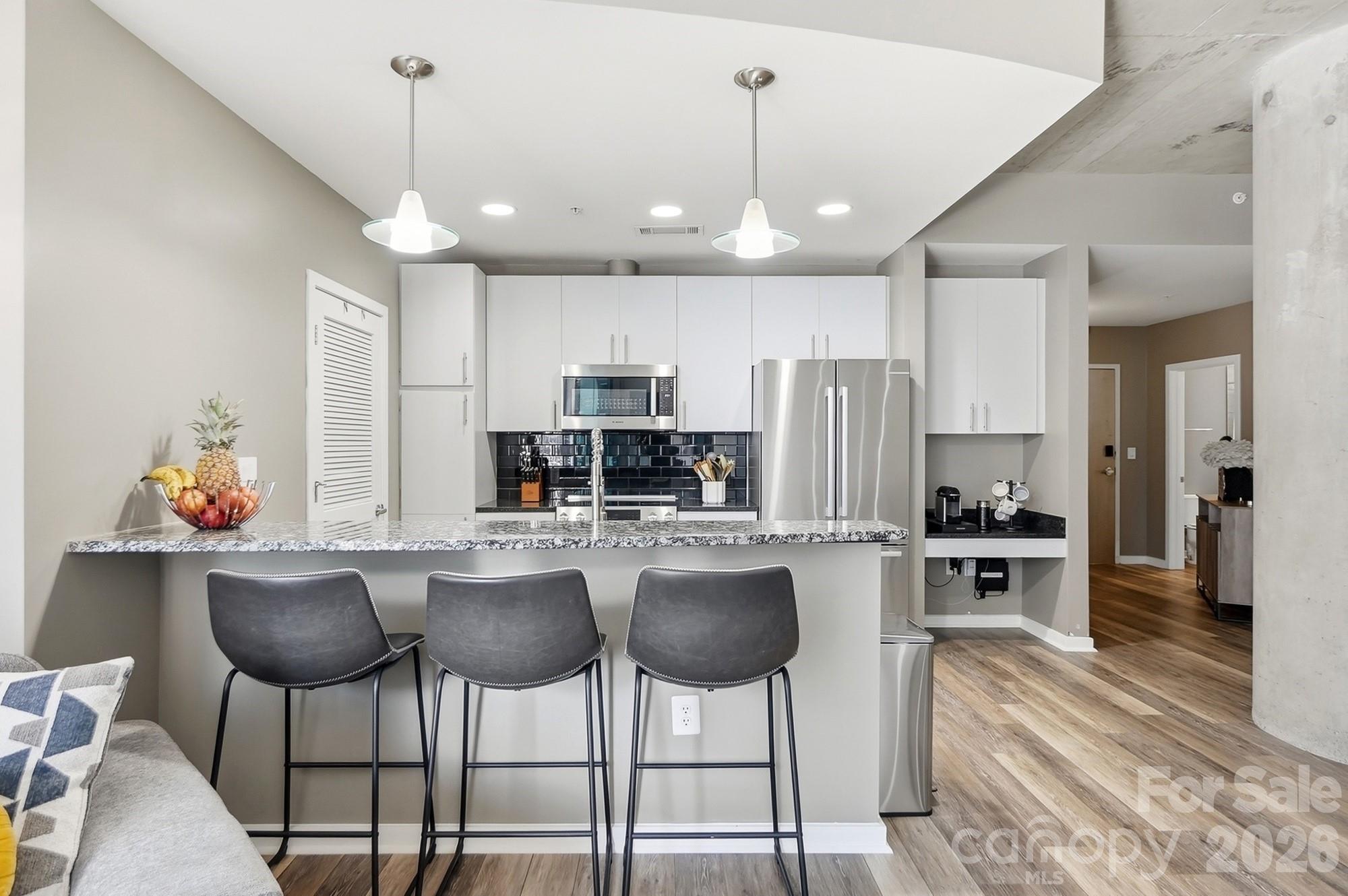 210 N Church Street 1803 Property Photo 17