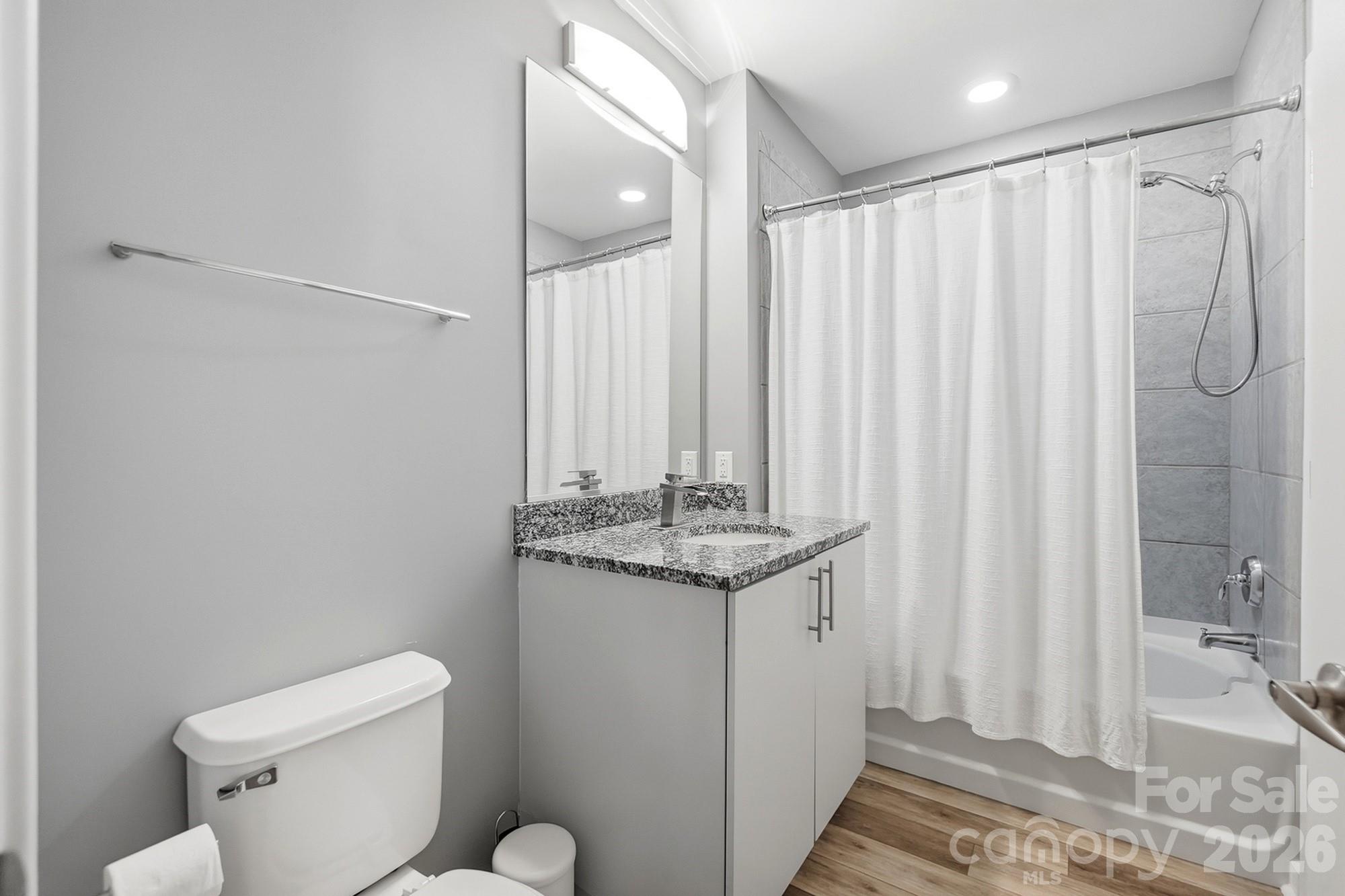 210 N Church Street 1803 Property Photo 26