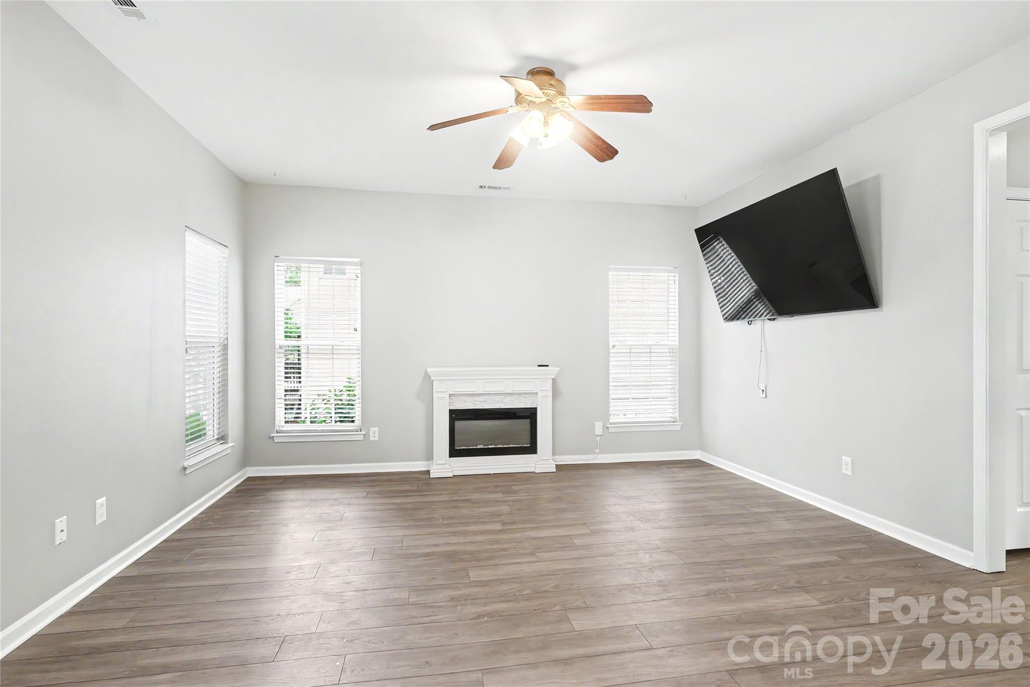 8712 Cool Meadow Drive Property Photo 8