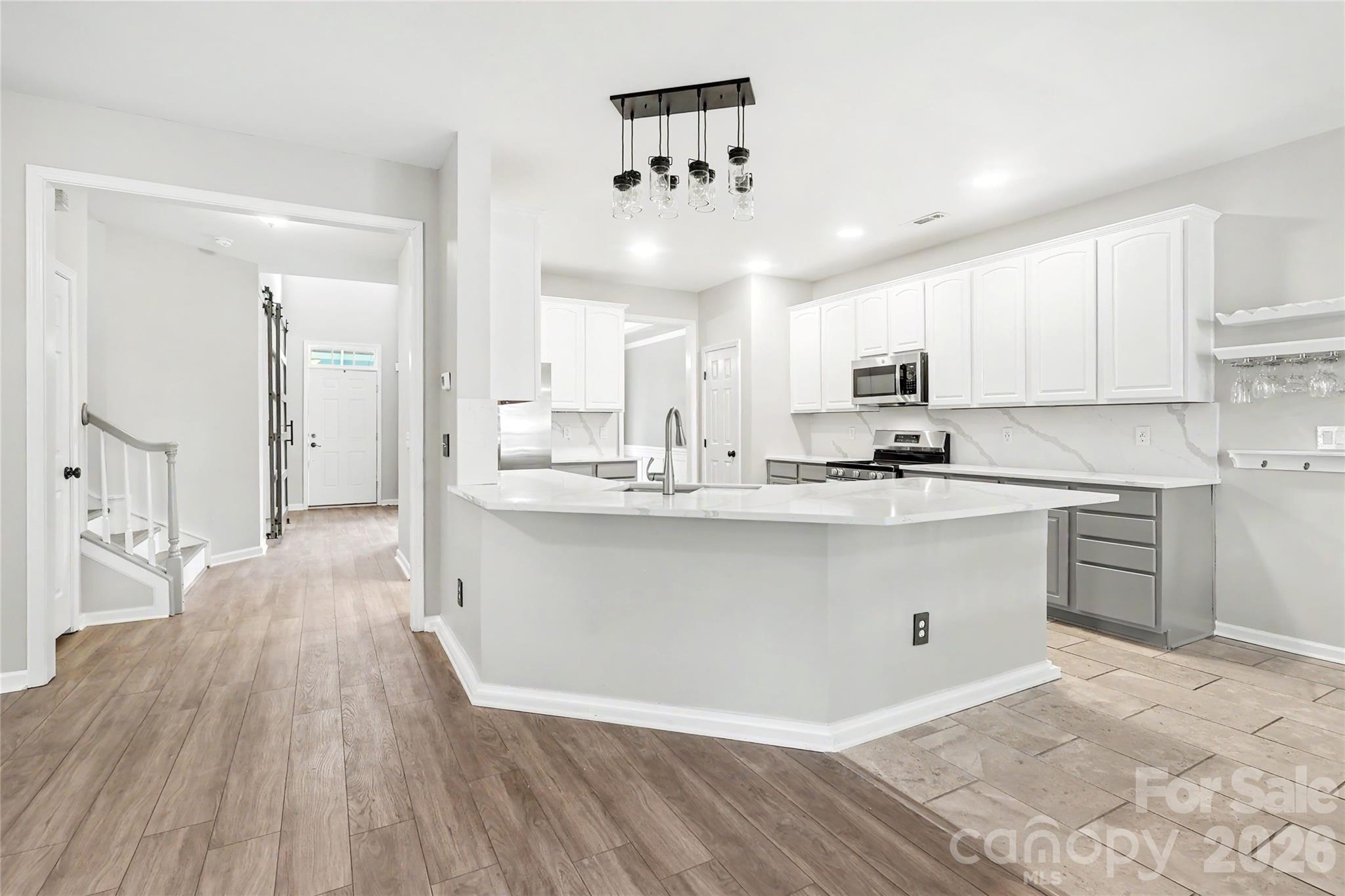 8712 Cool Meadow Drive Property Photo 11