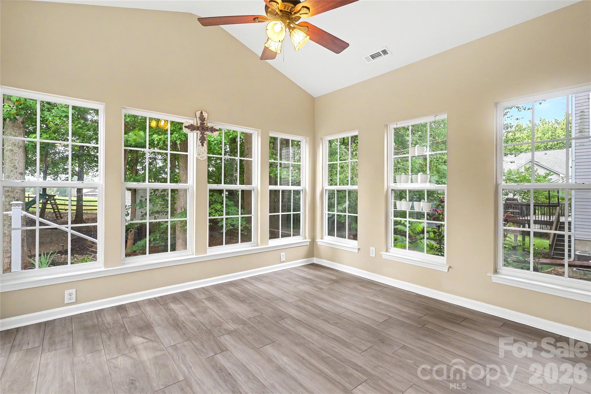 8712 Cool Meadow Drive Property Photo 18