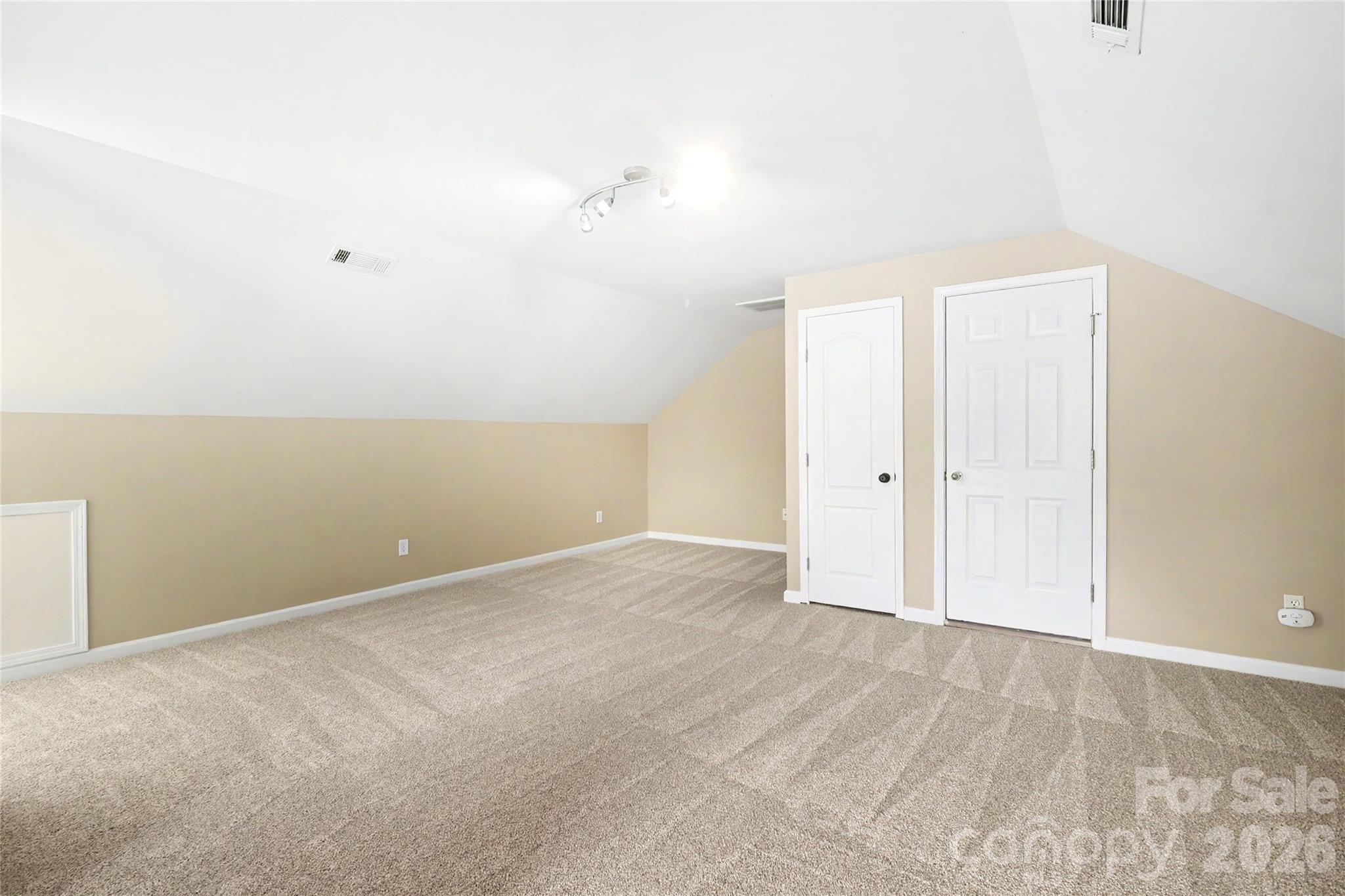 8712 Cool Meadow Drive Property Photo 32