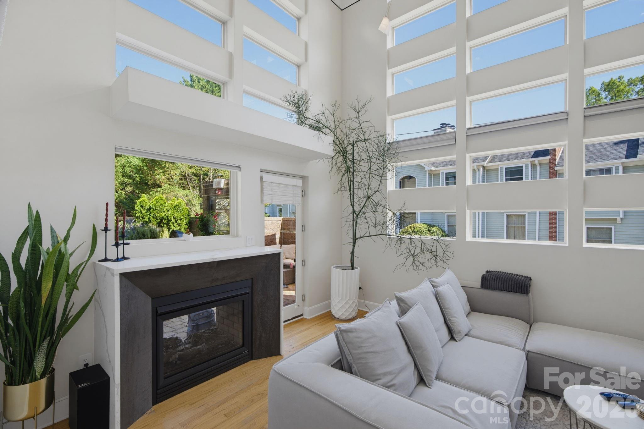 420 Queens Road 10 Property Photo 3