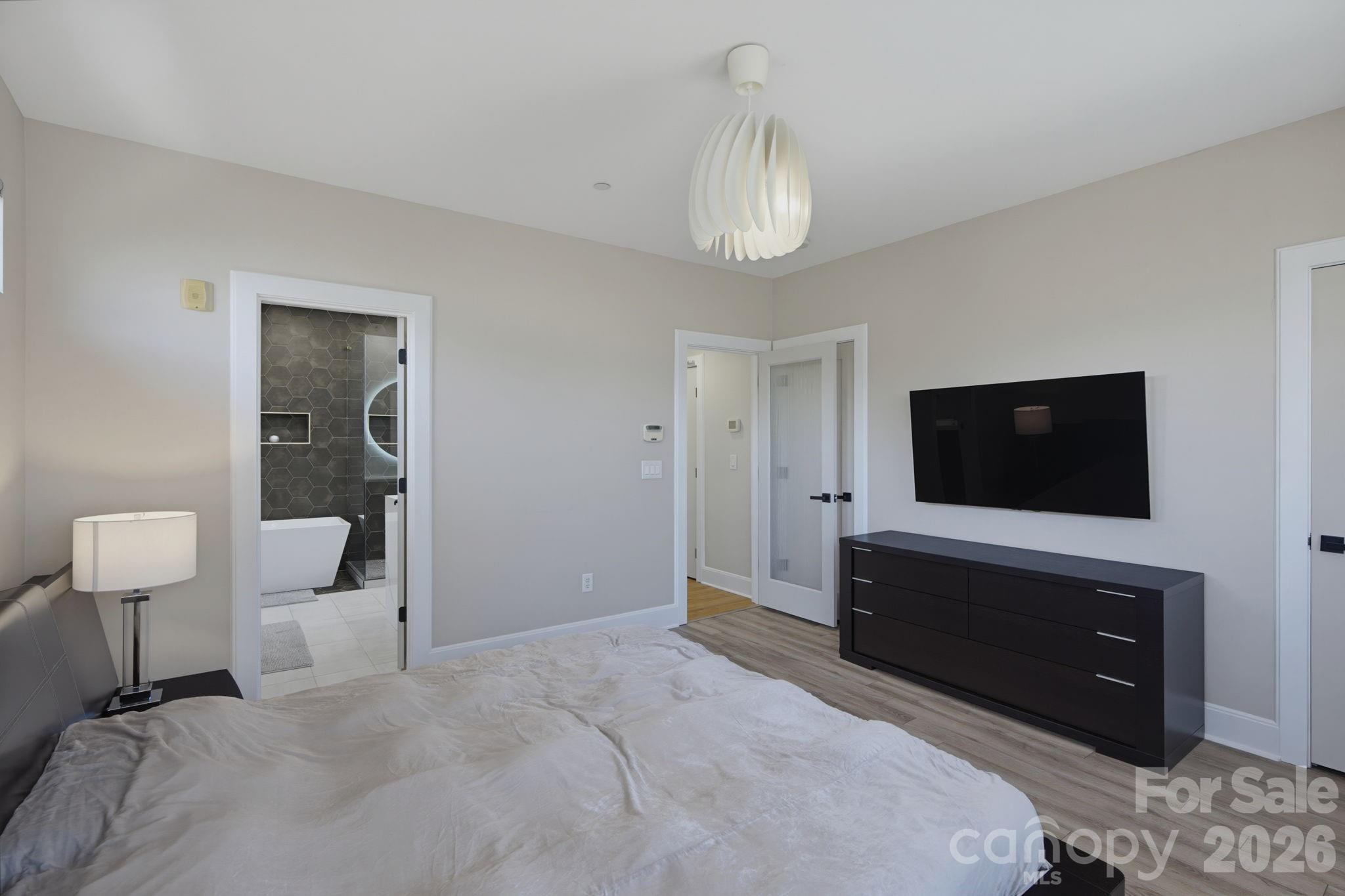 420 Queens Road 10 Property Photo 14
