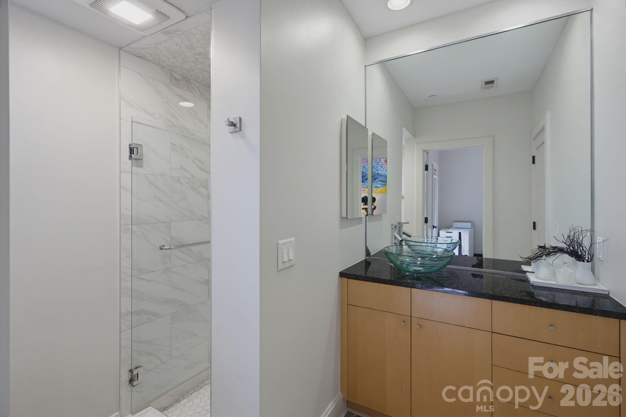 420 Queens Road 10 Property Photo 20