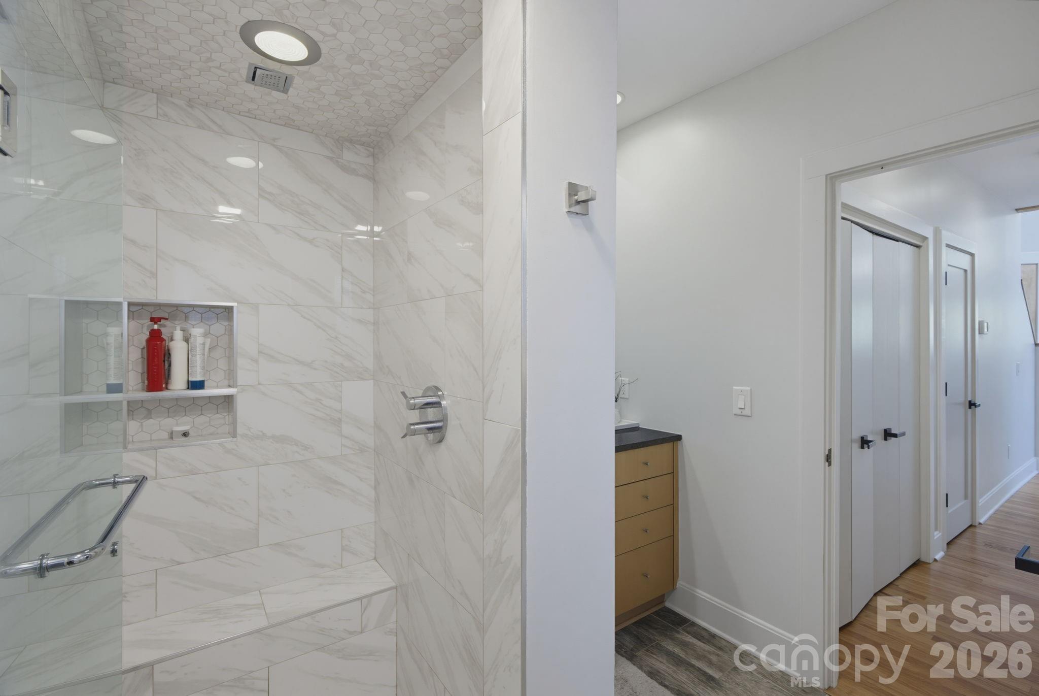 420 Queens Road 10 Property Photo 21
