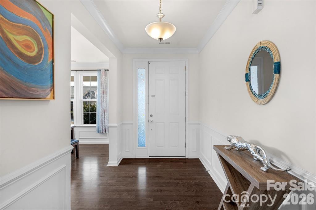 930 Parkland Place Property Photo 4