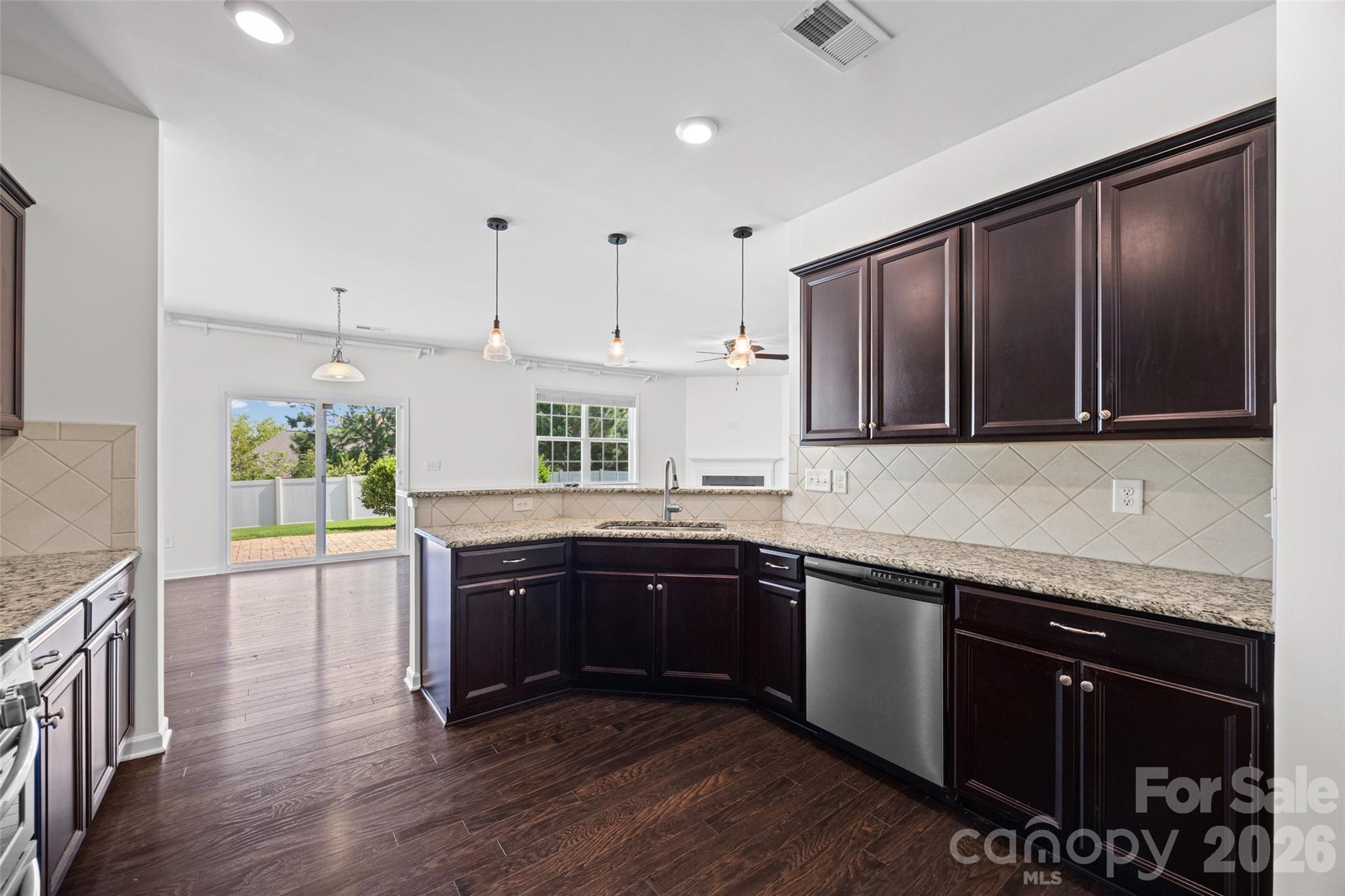 406 Livingston Drive Property Photo 10