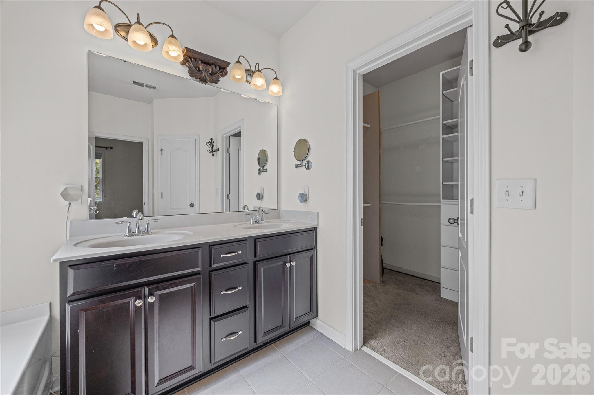 406 Livingston Drive Property Photo 16