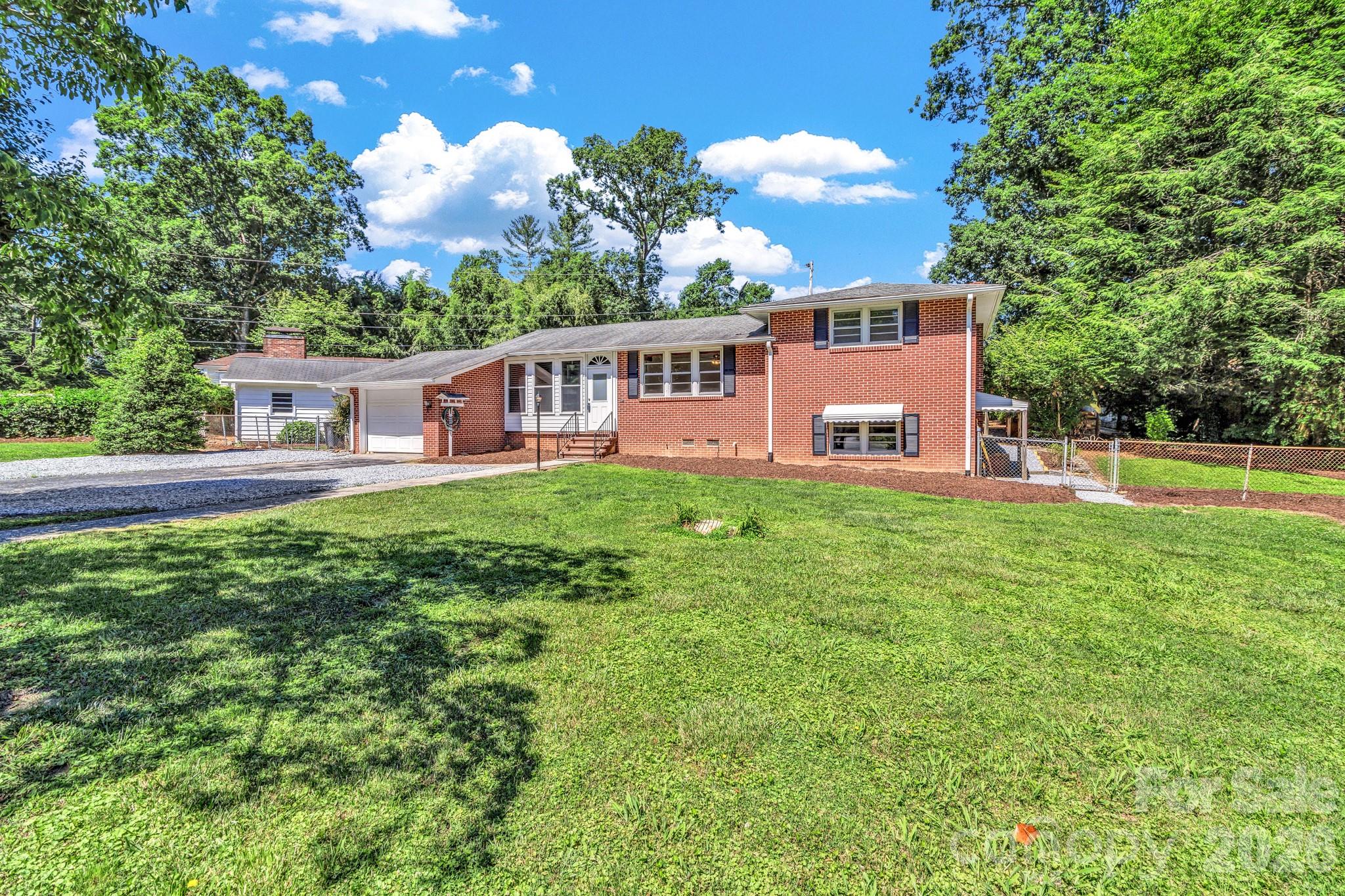 907 W Blue Ridge Road Property Photo 6