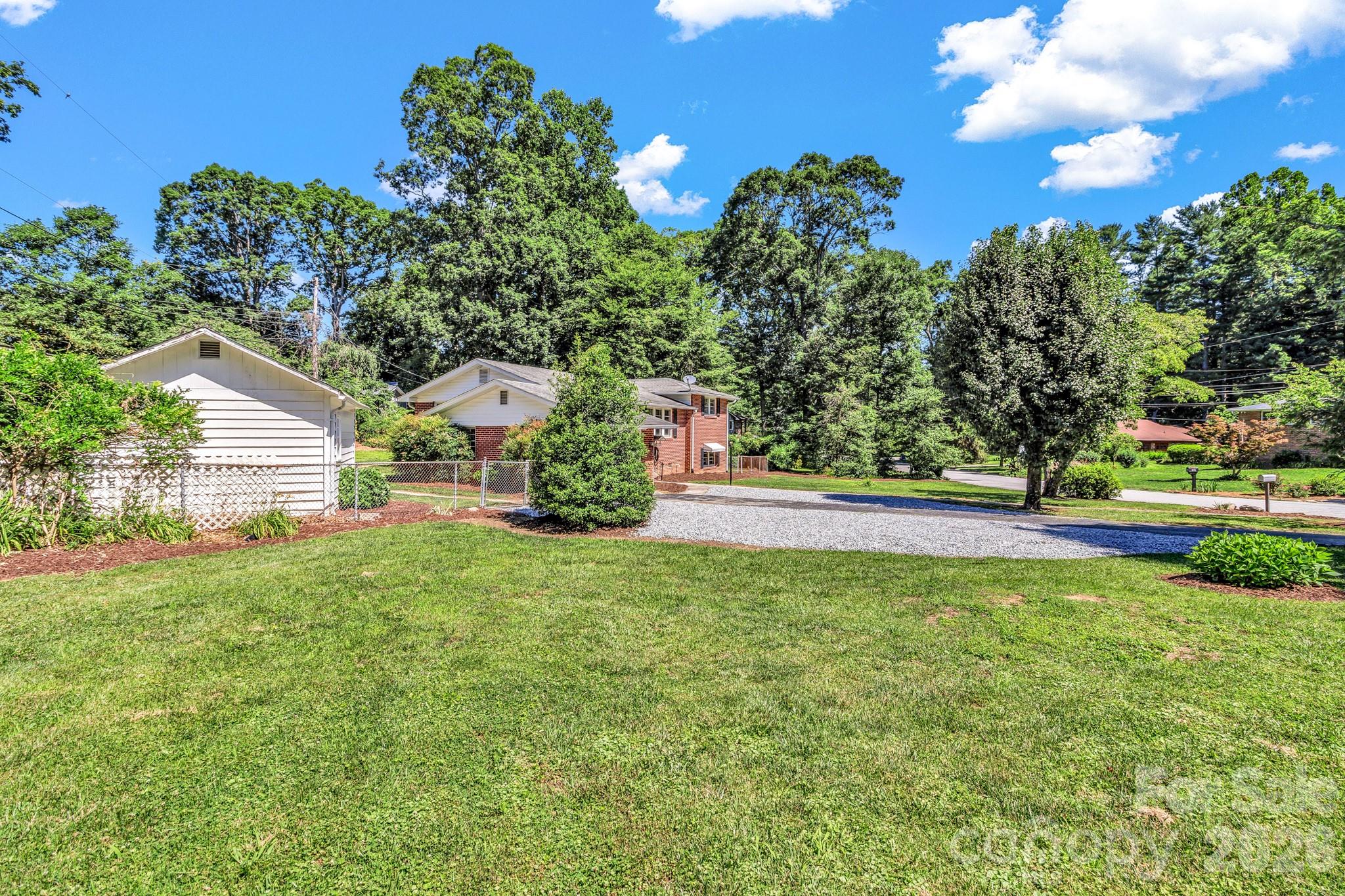 907 W Blue Ridge Road Property Photo 8